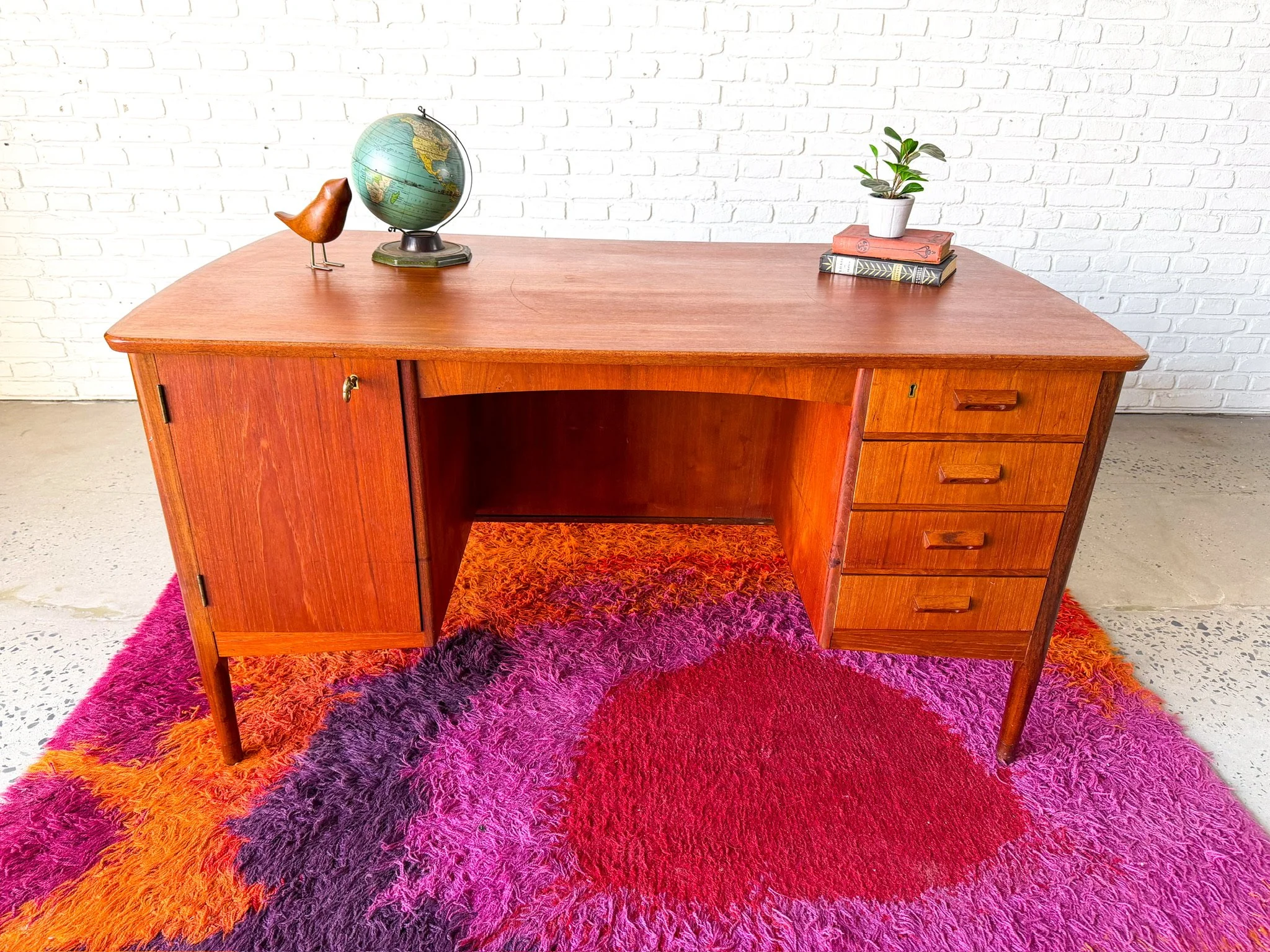 SVEND AAGE MADSEN STYLE DANISH TEAK DESK 1960S4.jpg