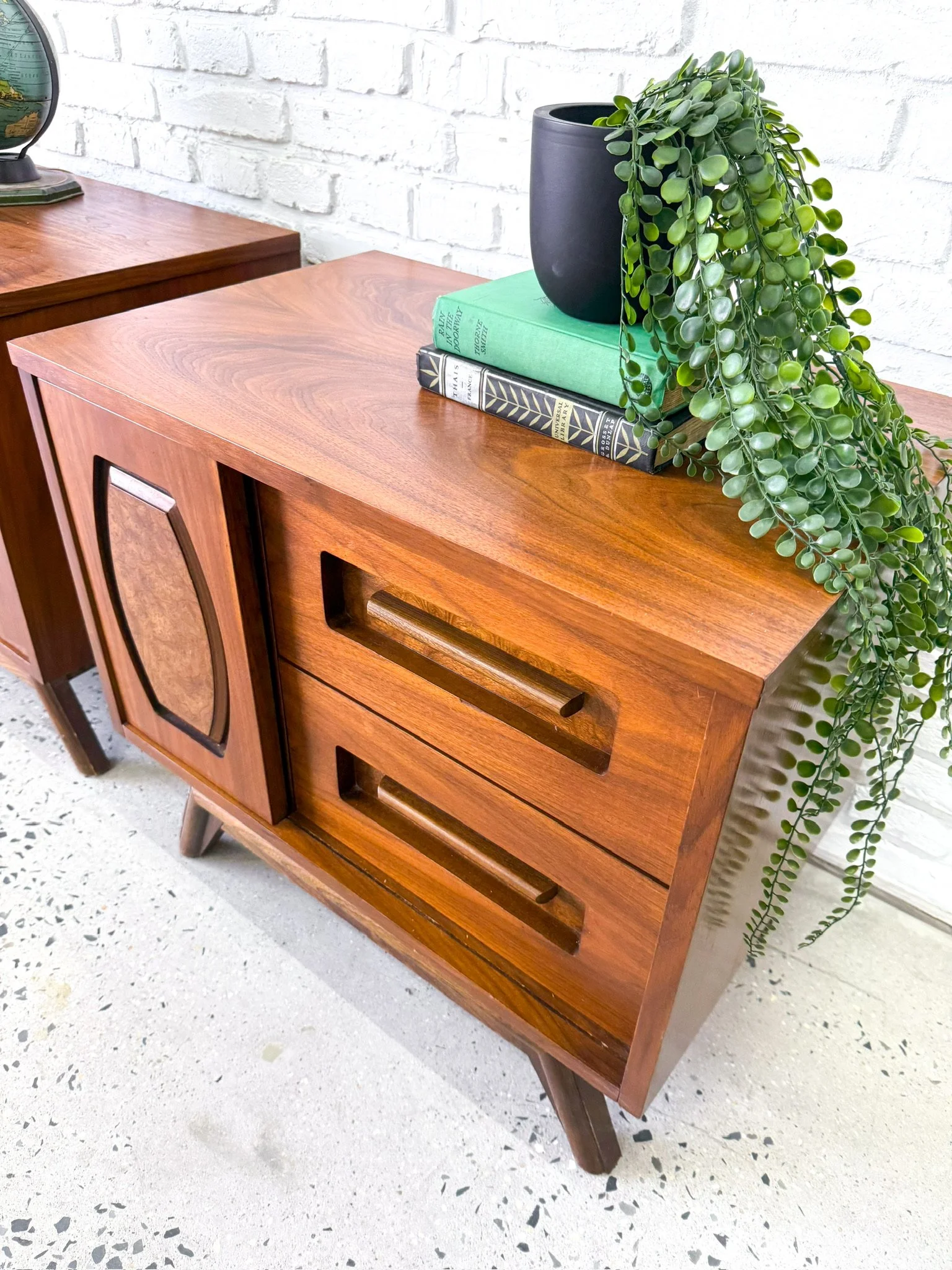 Young MFG Nightstands12.JPG