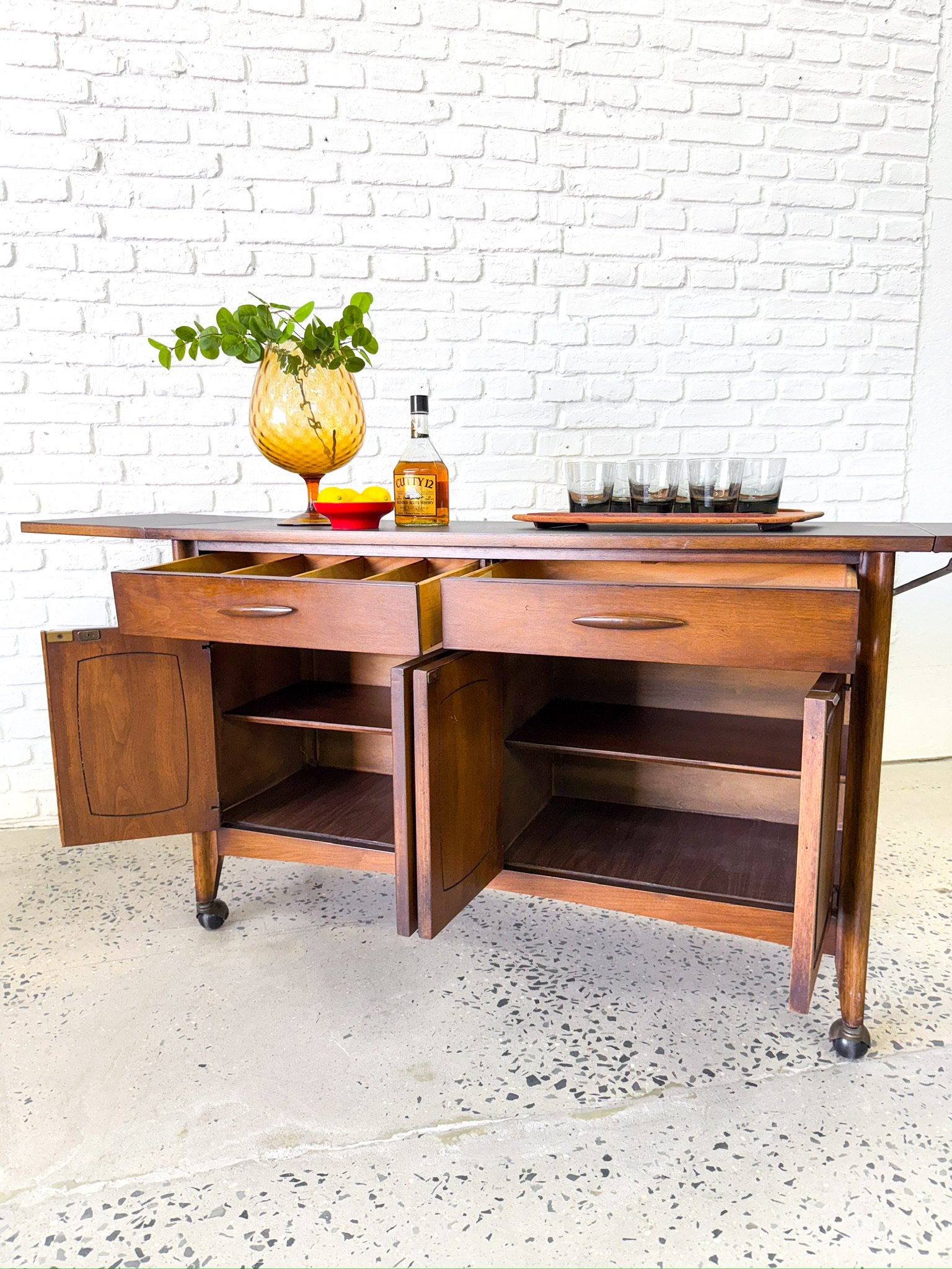 Broyhill Emphasis Bar Cart13.JPG