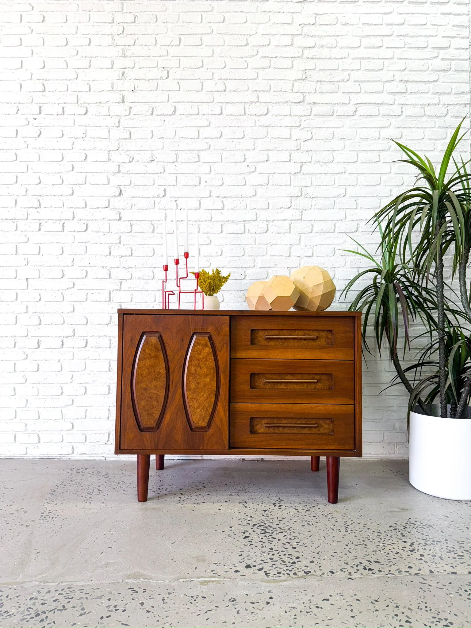 Young MFG Small Dresser1.JPG