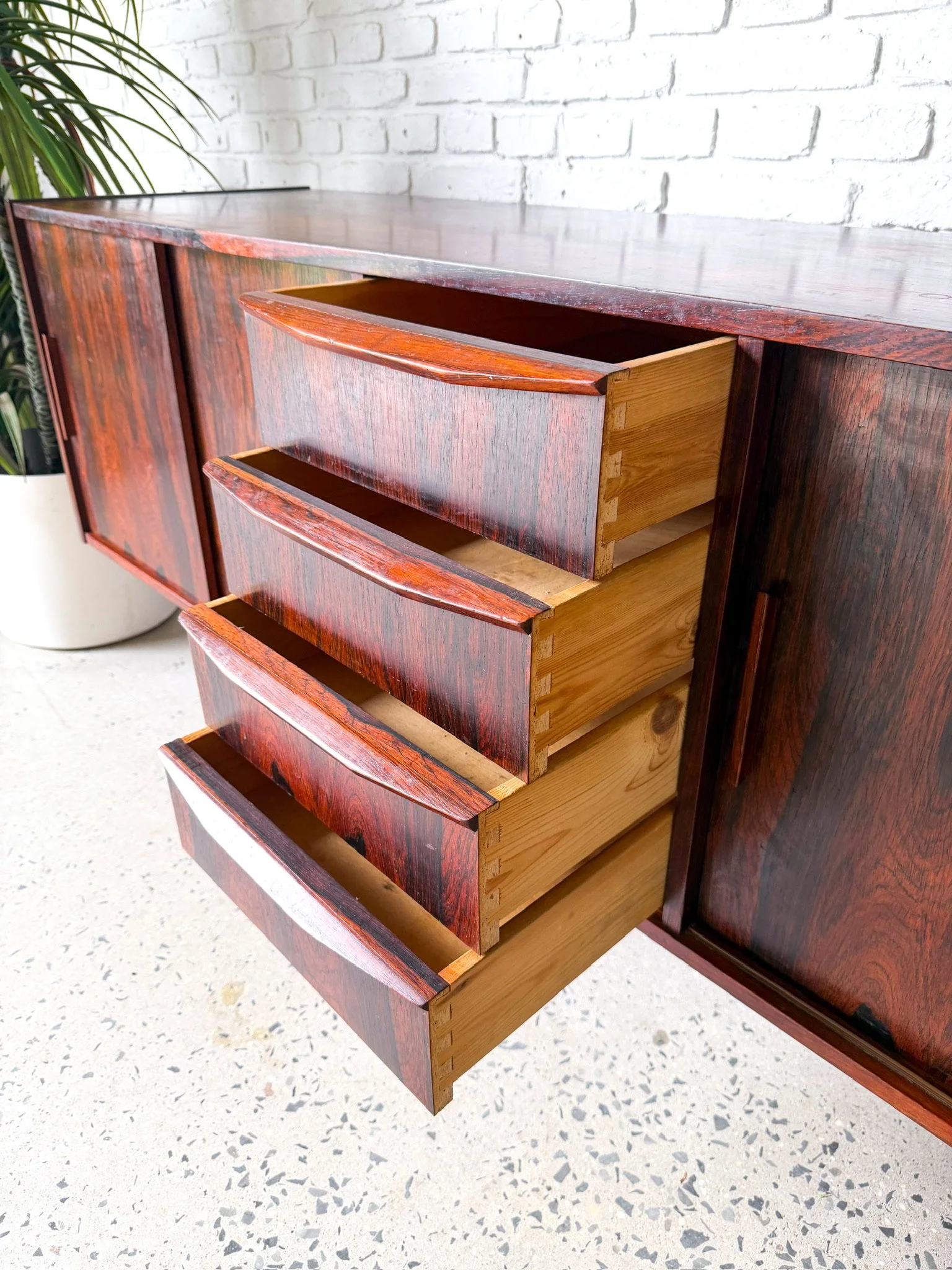 Danish Modern Rosewood Credenza 14.jpg