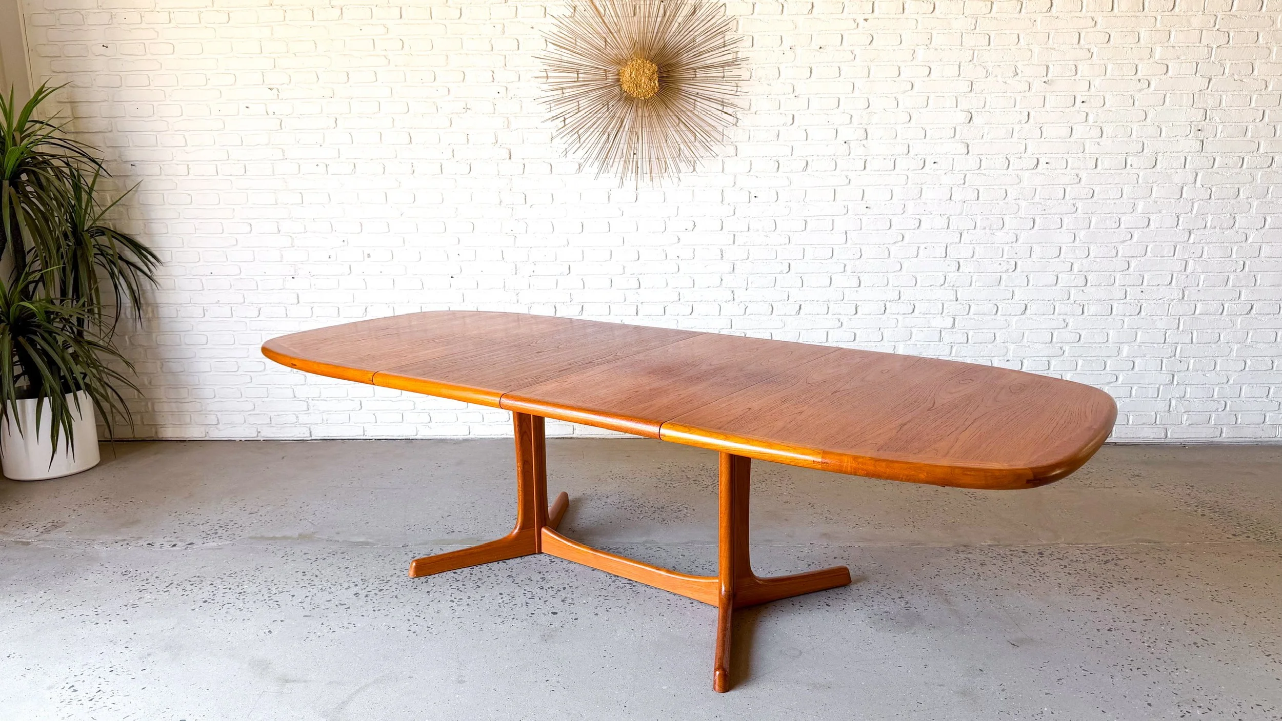 Teak dining table with 2 leaves by Dyrlund Denmark7.jpg
