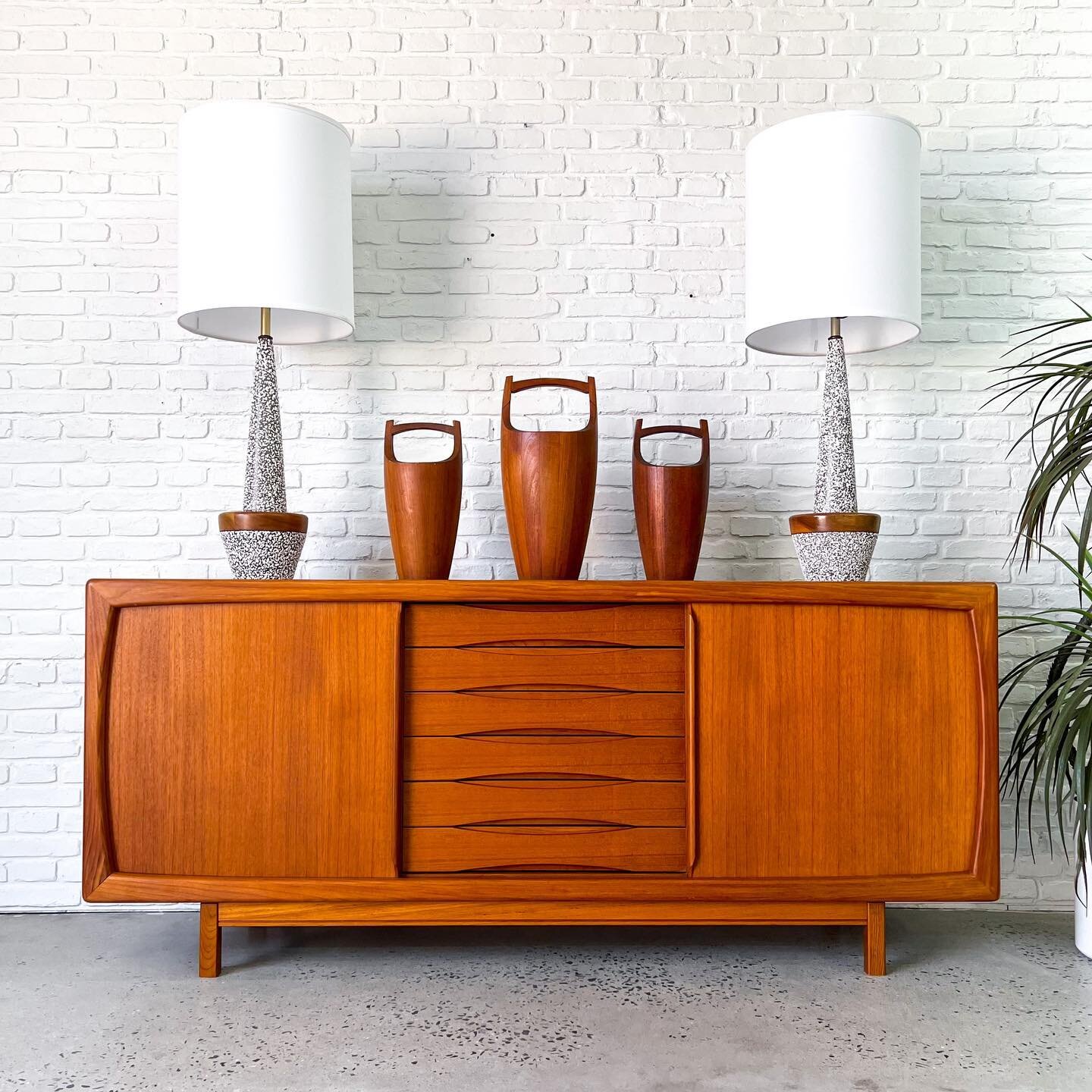 Flux Modern MID CENTURY MODERN & VINTAGE HOME FURNISHINGS