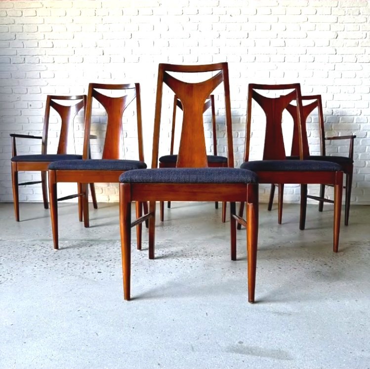 DINING TABLES + CHAIRS