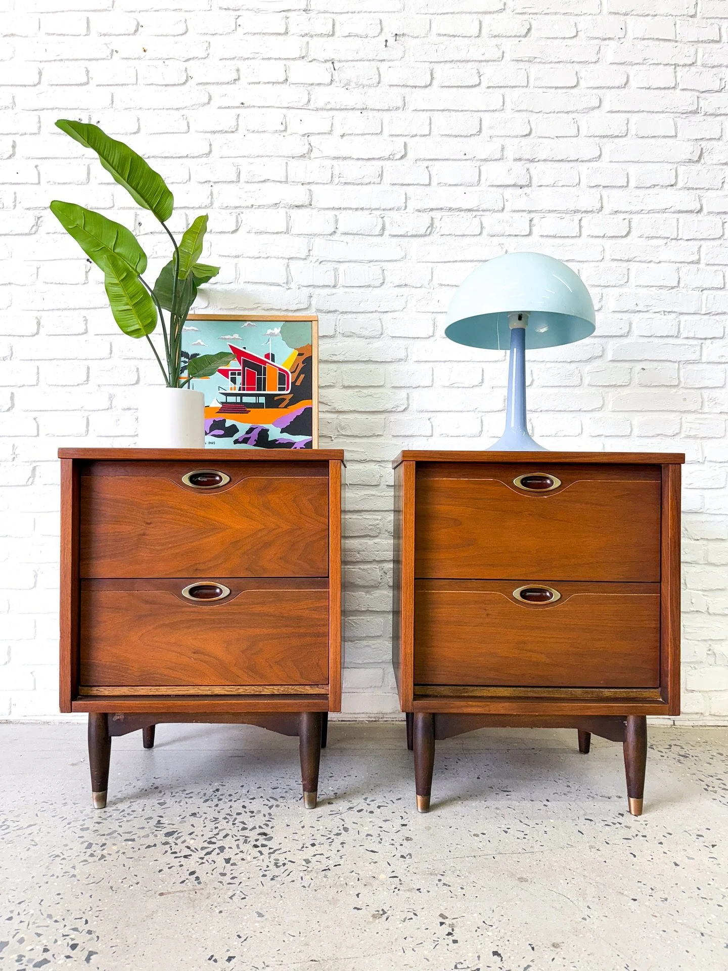 Just a pair of Hookers.
Mainline by Hooker walnut nightstands circa 1960s. Each nightstand has two good sized drawers. Good original condition.
19.75 x 15” x 26” tall
$800/pair
#Asburypark #asburyparknj #greetingsfromasburypark #fl