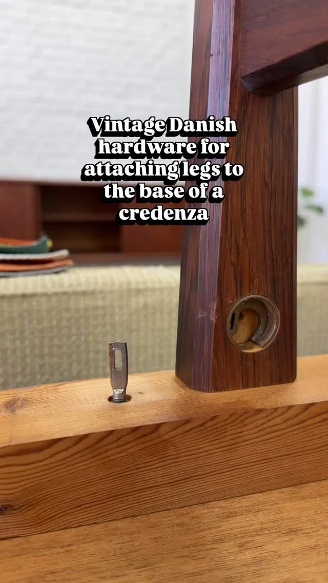 Reminds me of some other hardware I’ve seen somewhere, 🧐🤔😛.
It’s certainly strong, and very easy to assemble.
#Asburypark #asburyparknj #greetingsfromasburypark #fluxmodern #design #nyc #jerseycity #midcentury #moderndesign #midce