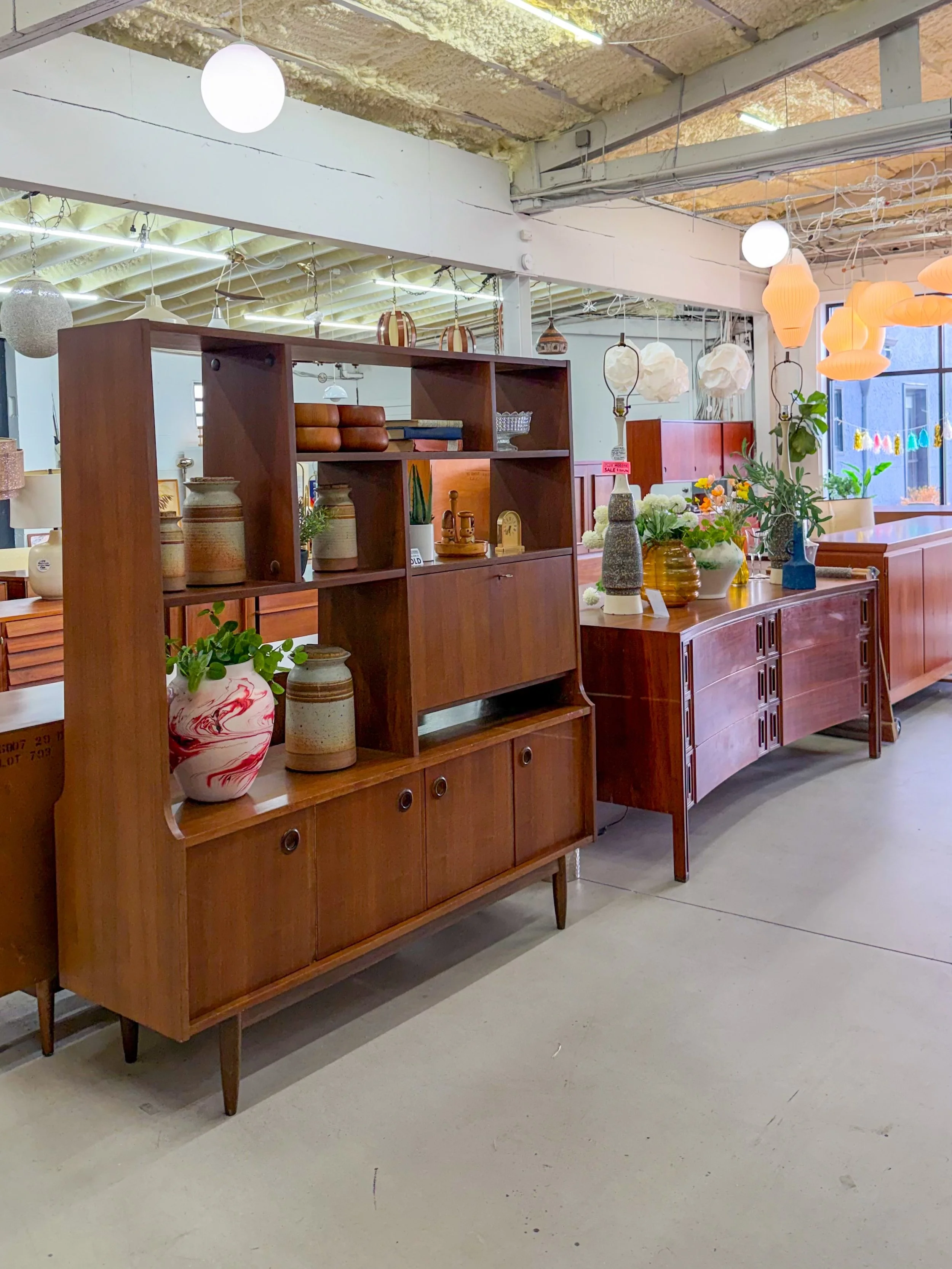 Open today 11-3. 😘 

#fluxmodern #midcenturywarehouse #midcenturyshop #midcenturyfurniture