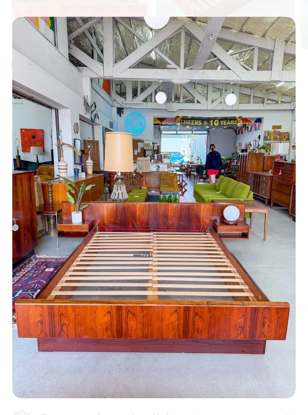 FYI - THE QUEEN IS STILL AVAILABLE 🫅 

Queen size rosewood Danish platform bed. 😍 

Goes together with no tools. 🚫🛠️

Built in lil cutie nightstands. 👶🏻👶🏻

Everything you could ever need in a bed. 

98&rdquo; wide at the back x 84&rdquo; deep