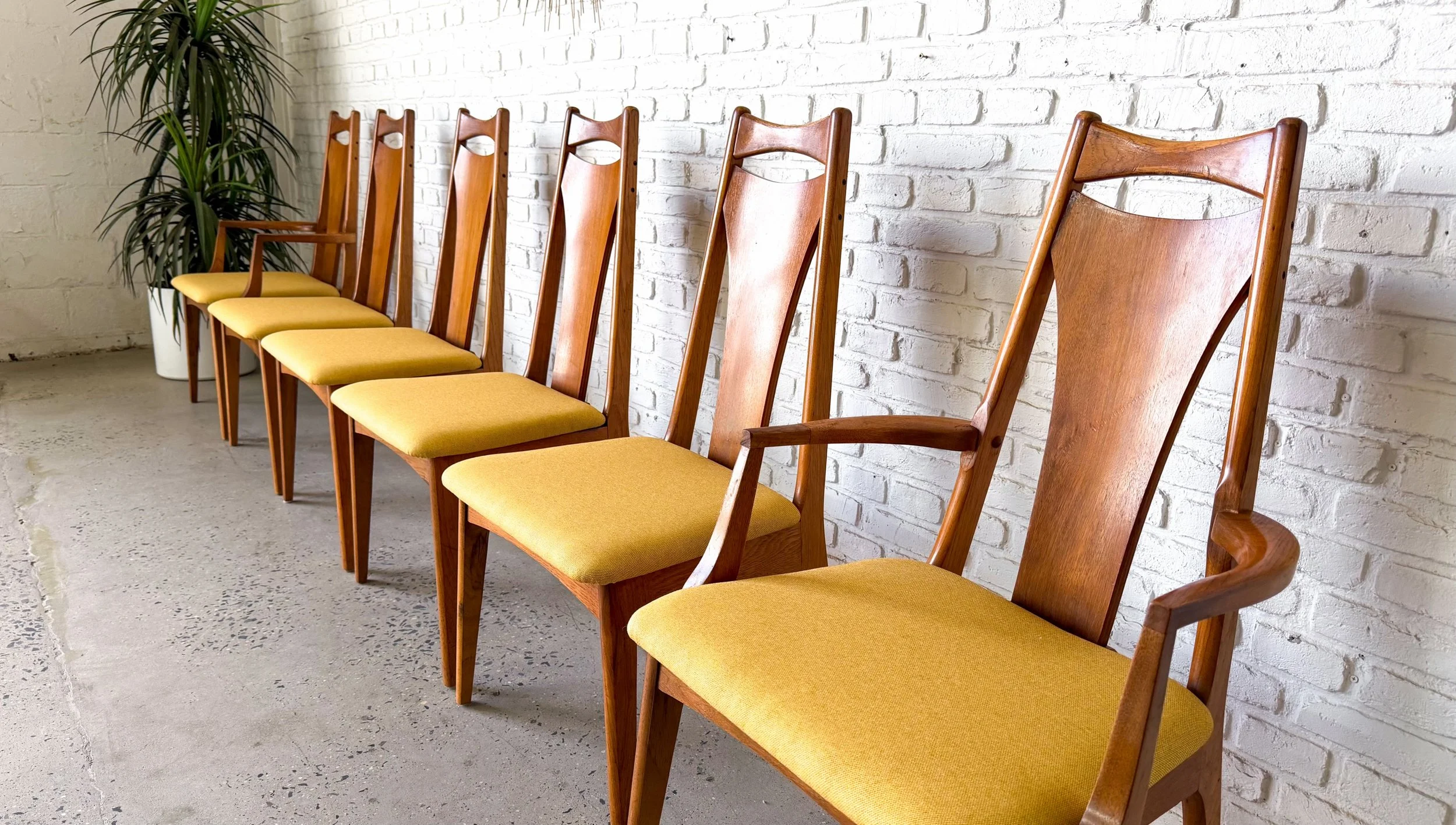Set of six highback dining chairs from the 1960s by North Carolina&rsquo;s own Young Mfg. New golden yellow upholstery. Perfect to sit in, which is their intended purpose. 😜

20&times;20&times;39 tall

$2000/set of six

#youngmfg #midcenturydiningch