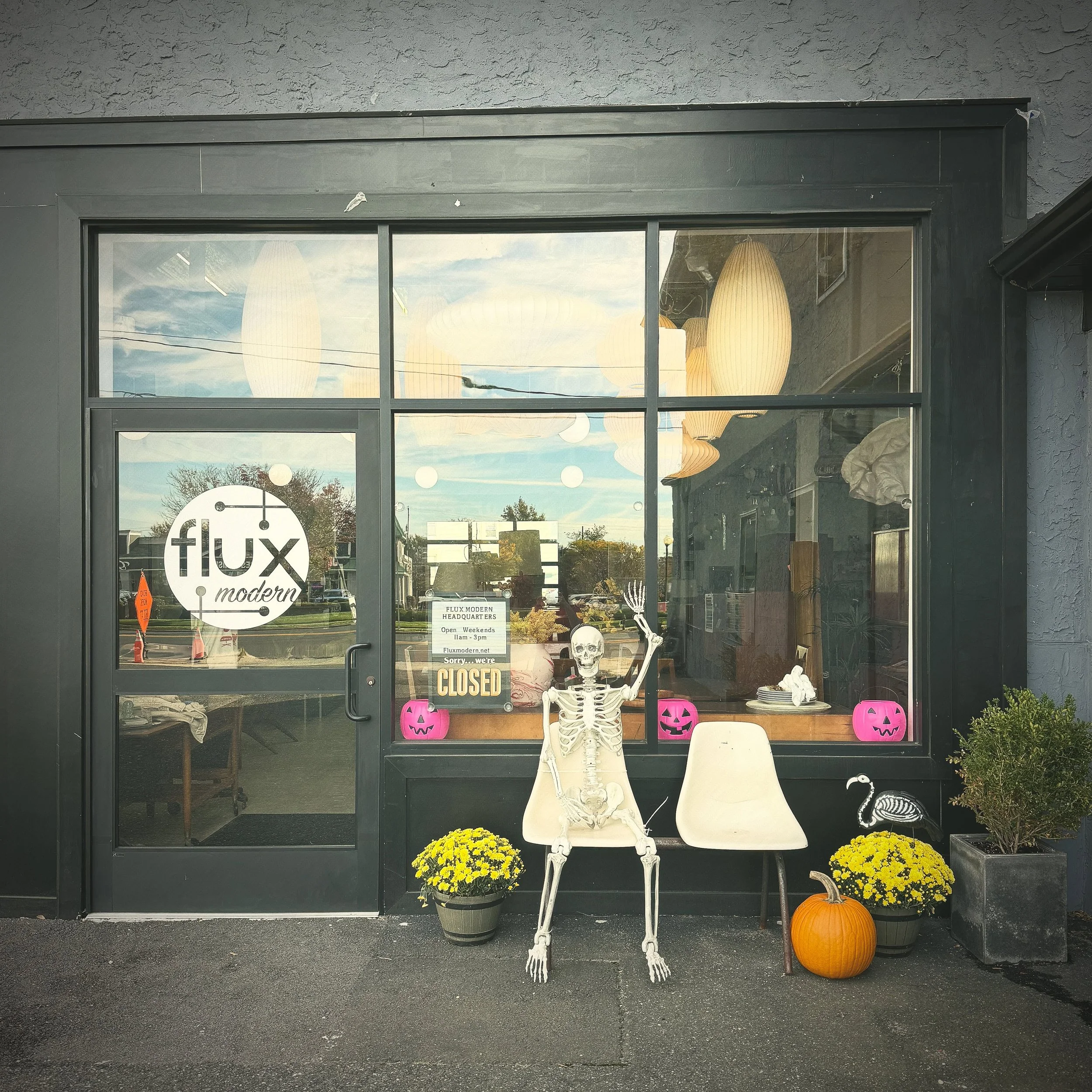 Our customers waiting for us to open. ☝🏽

We&rsquo;re open 11-3 today buddy!