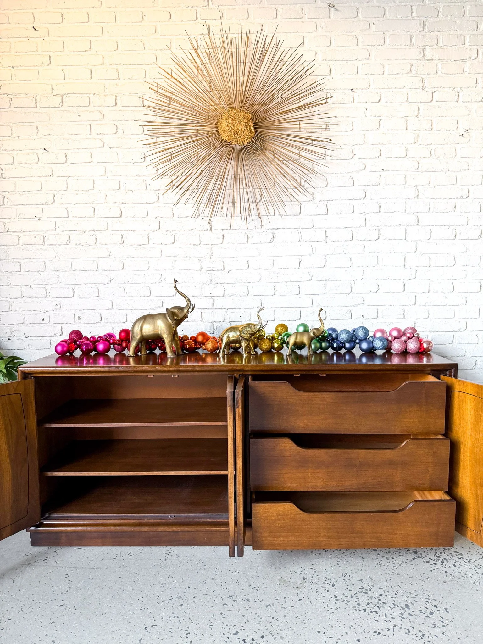 broyhill emphasis walnut credenza5.jpg