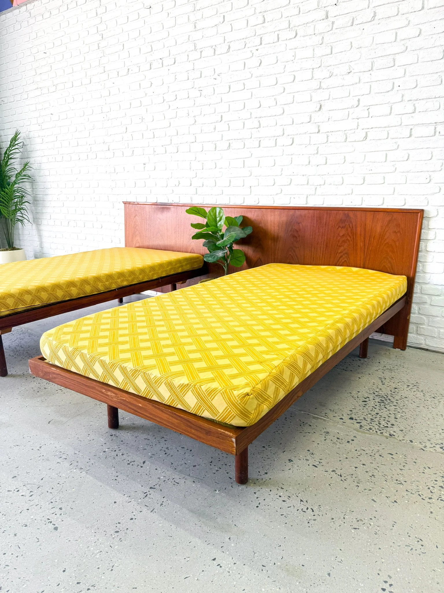 Twin Beds and Teak Headboard20.JPG