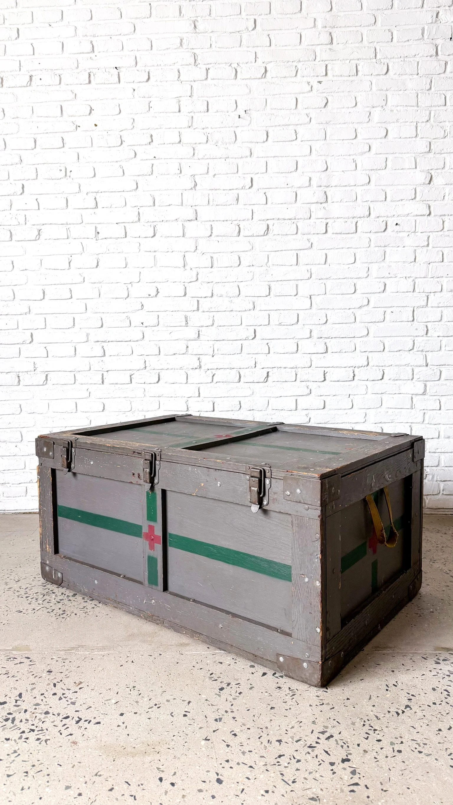 Vintage Trunk2.jpg
