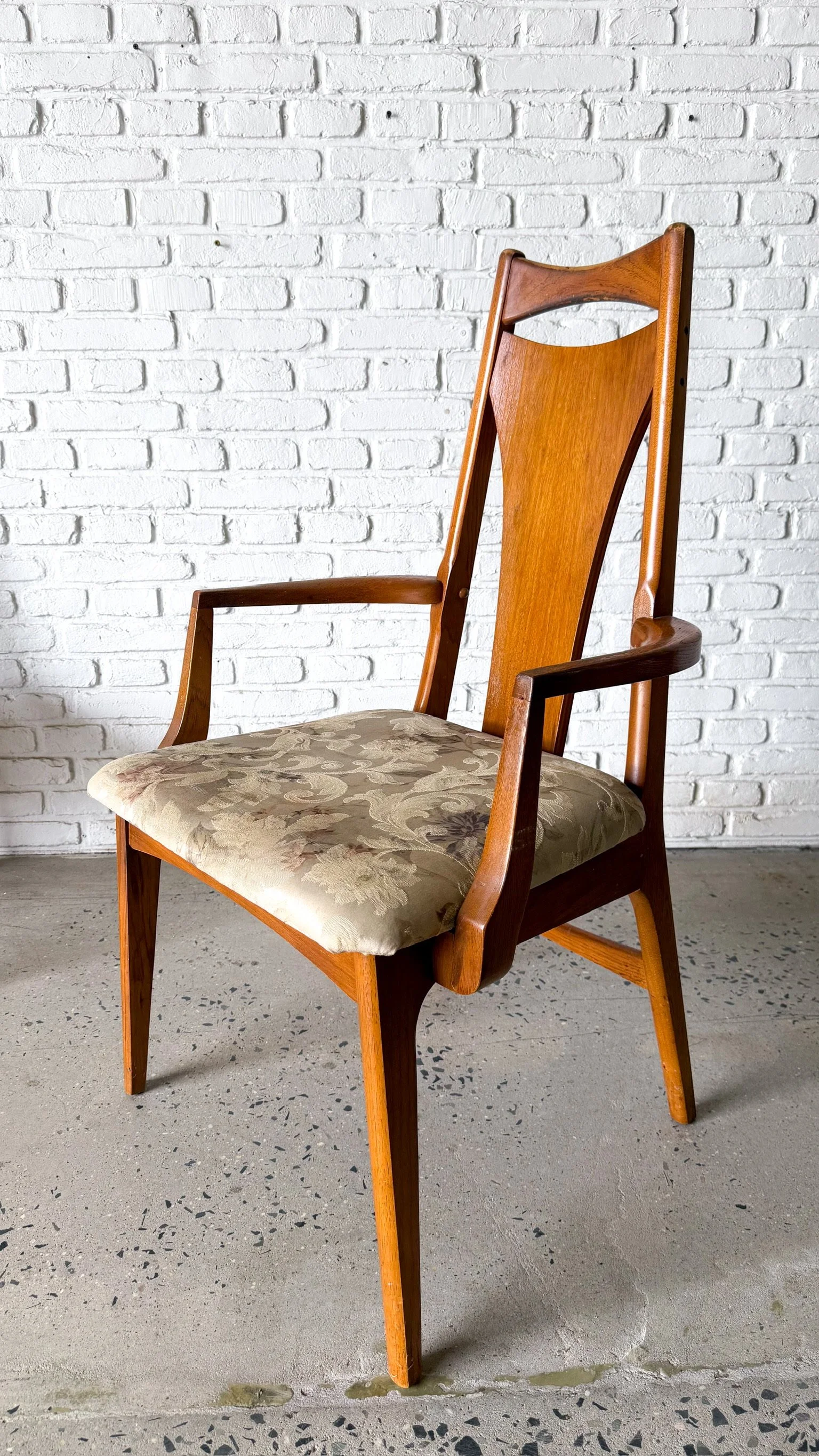 MCM Young MFG Dining Chairs Set of 67.jpg