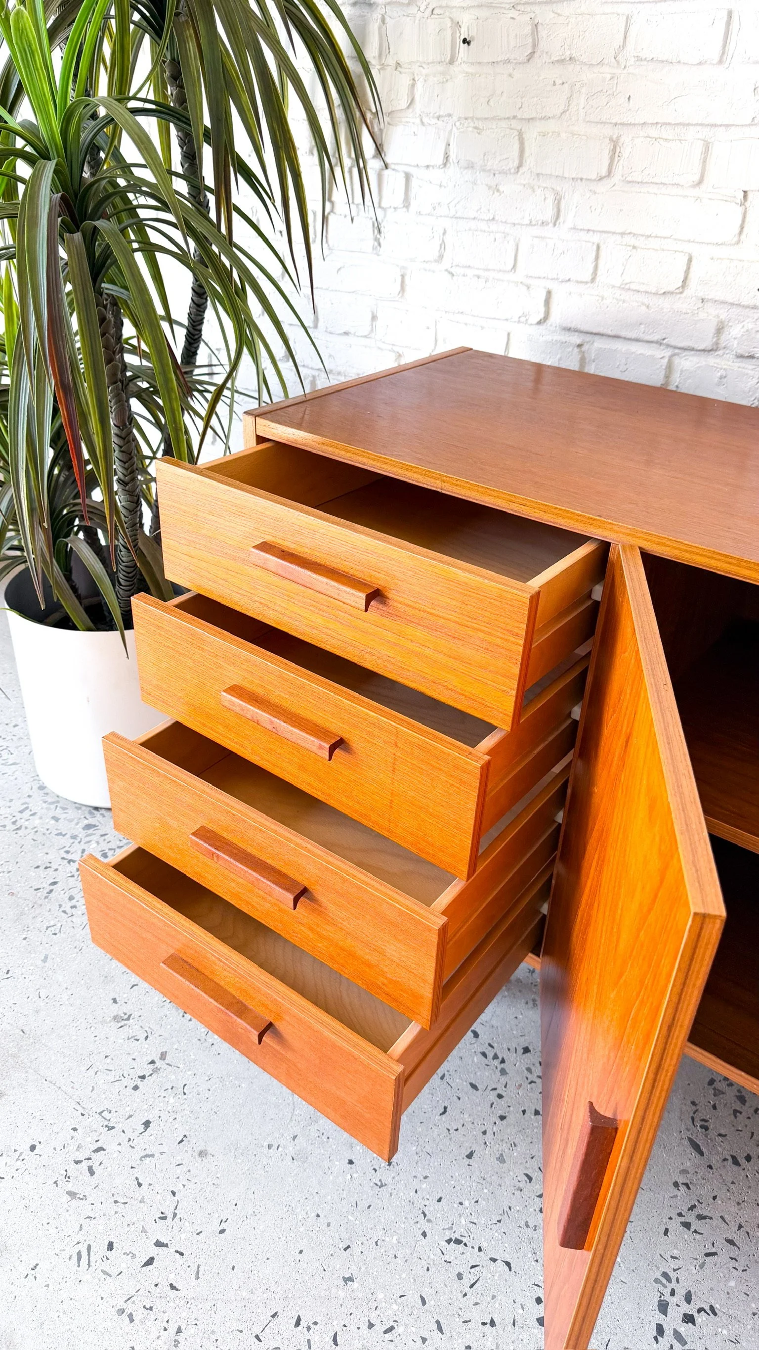 Danish Teak Credenza by Faarup Mobelfabrik7.jpg