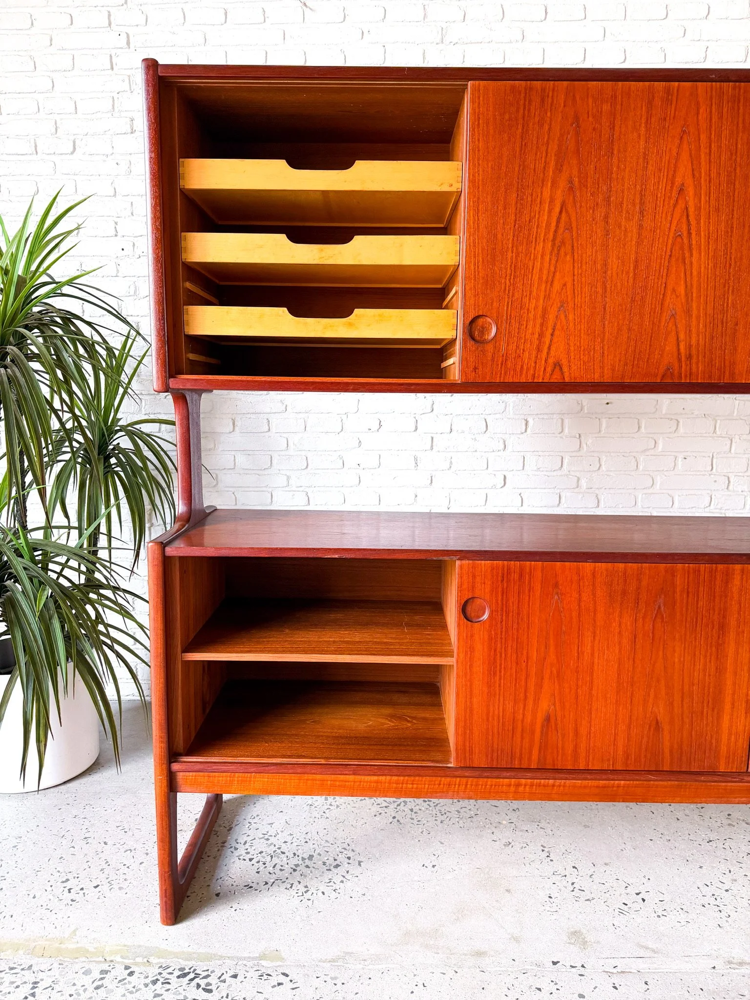 teak single piece hutch or room divider14.jpg