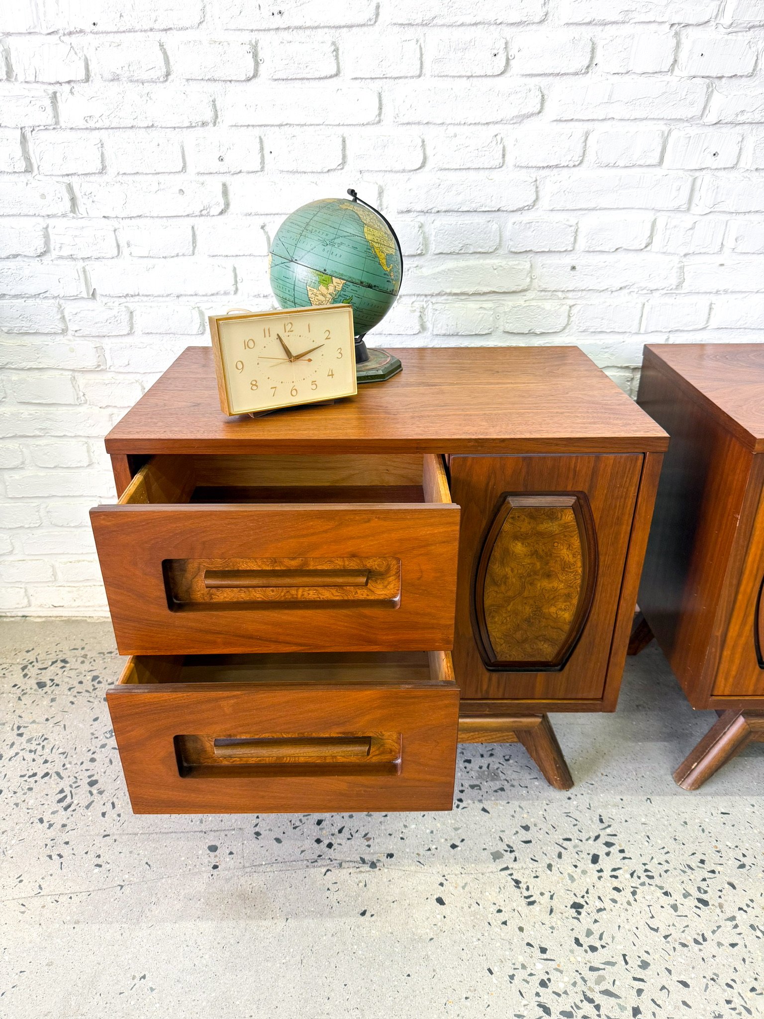 Young MFG Nightstands2.JPG