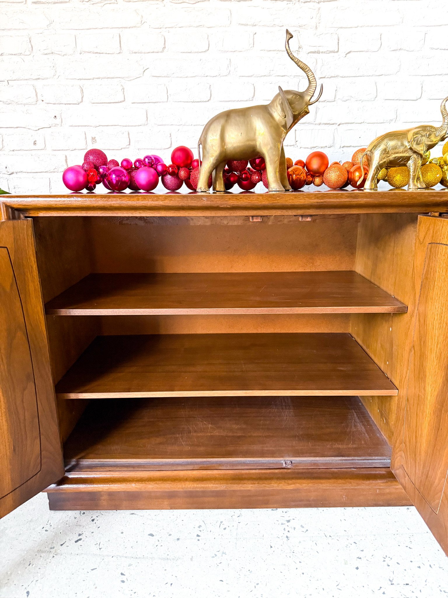 broyhill emphasis walnut credenza6.jpg