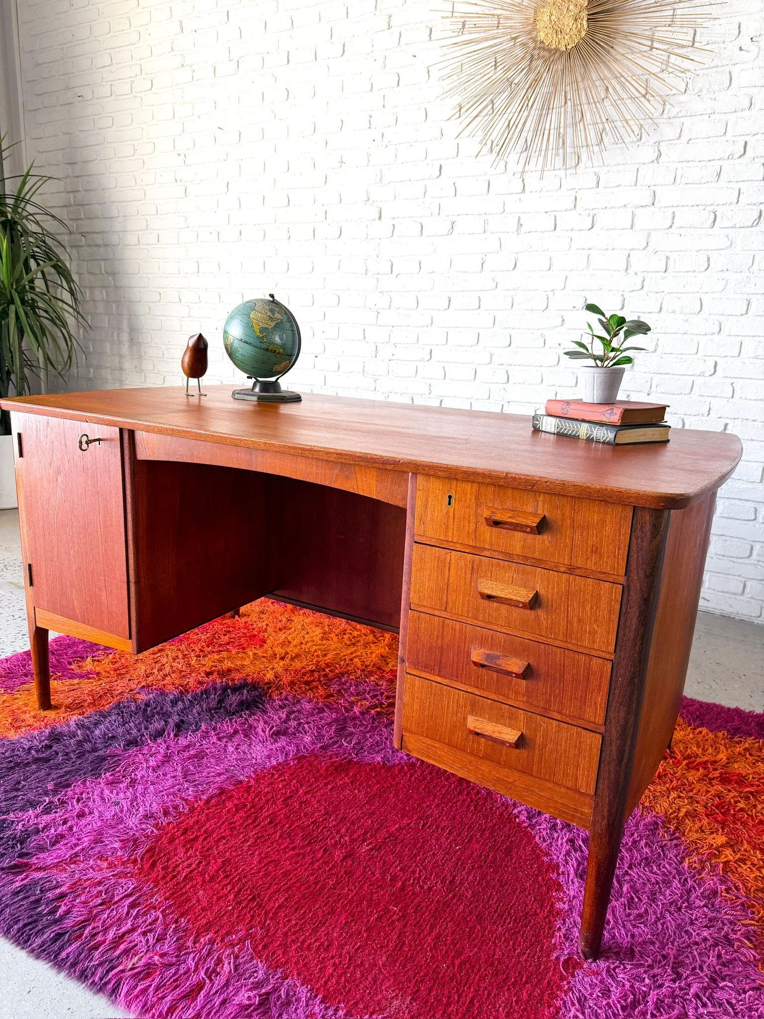 SVEND AAGE MADSEN STYLE DANISH TEAK DESK 1960S5.jpg