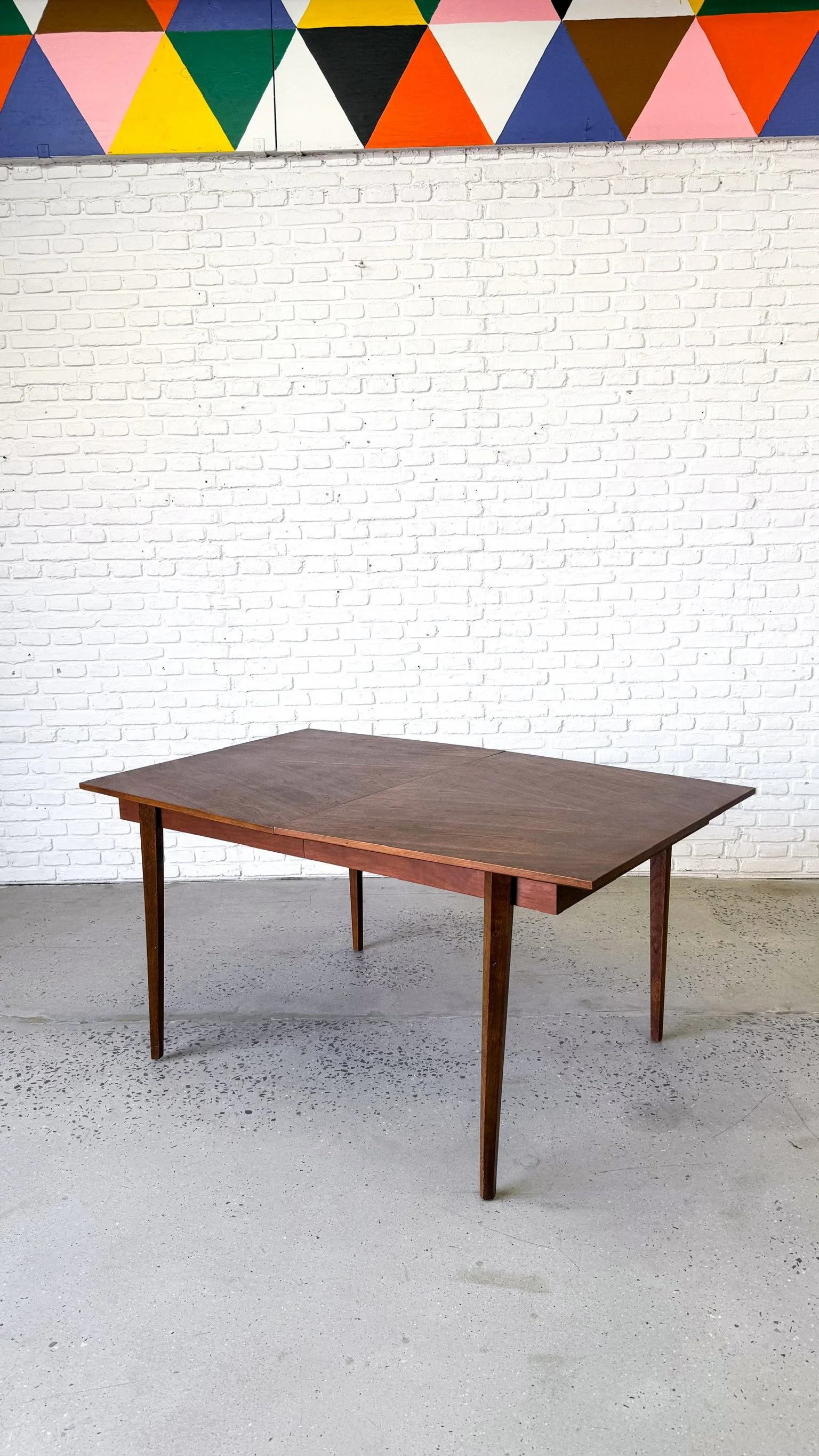 American of Martinsville Dining Table with two leaves10.JPG