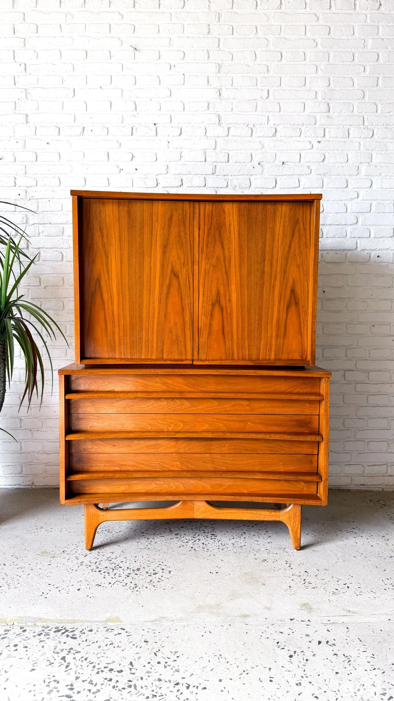 Young MFG Highboy Dresser2.jpg