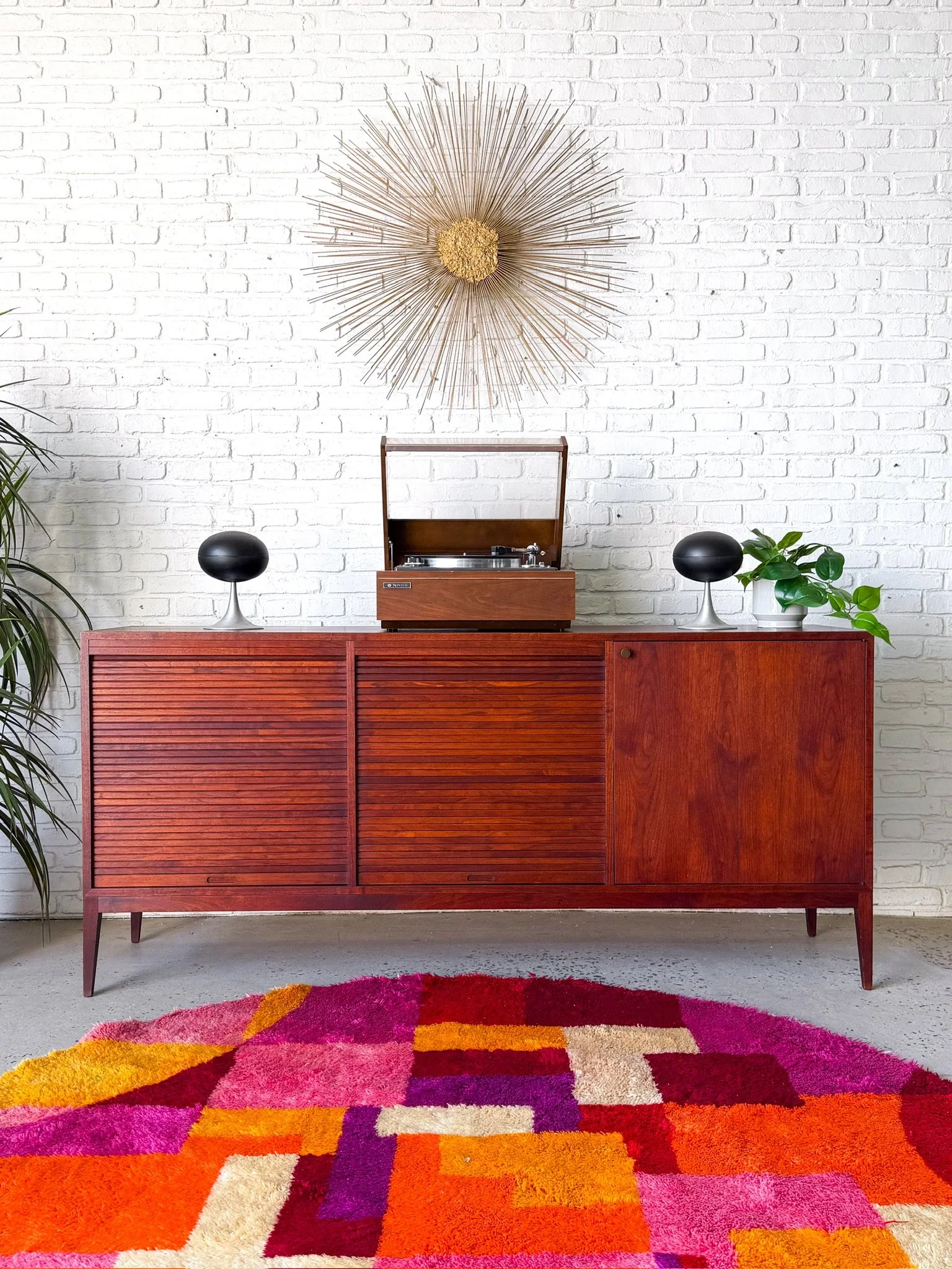 Oiled Walnut Credenza circa 1960s6.jpg
