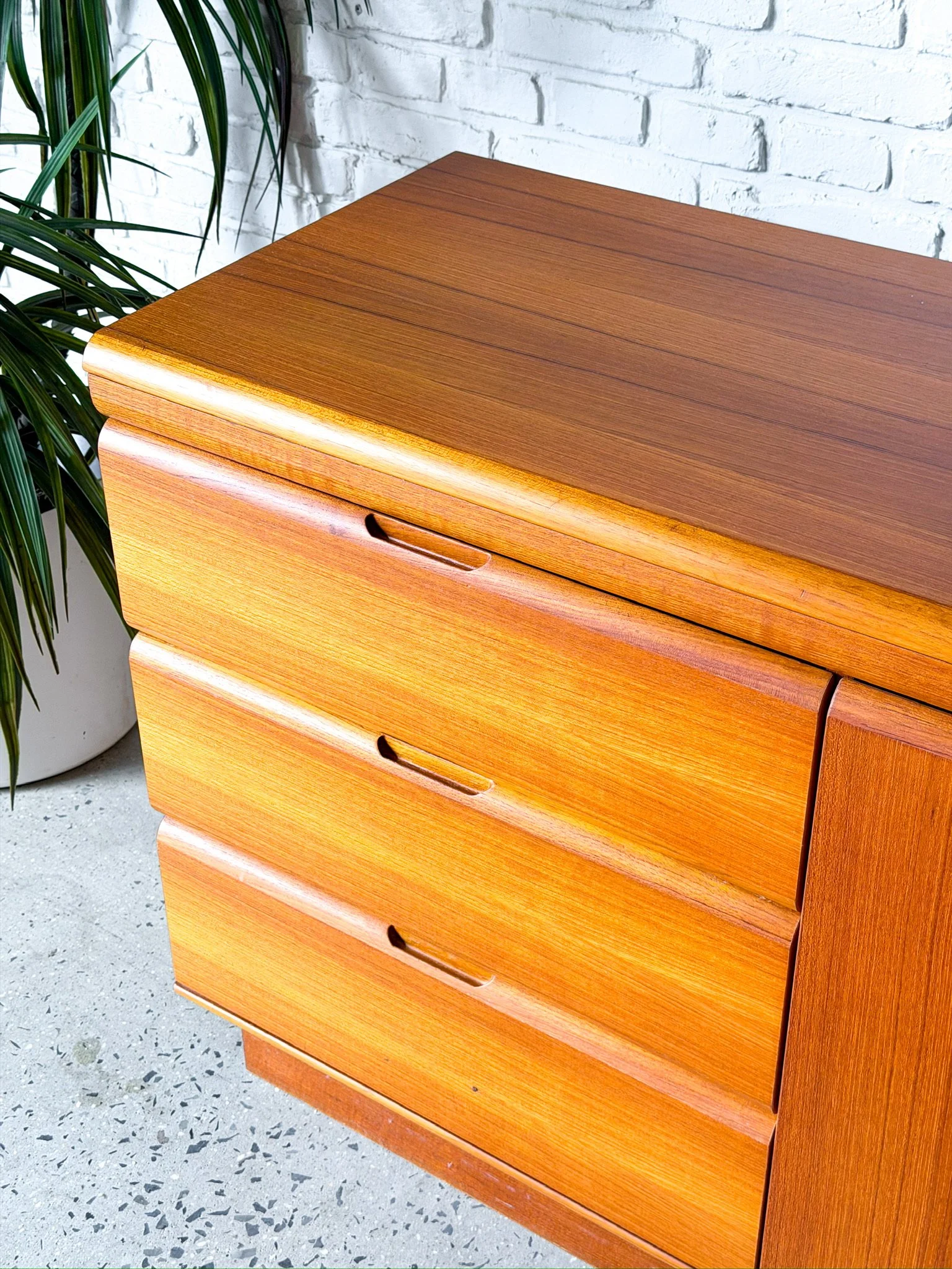 Teak Low Dresser11.jpg