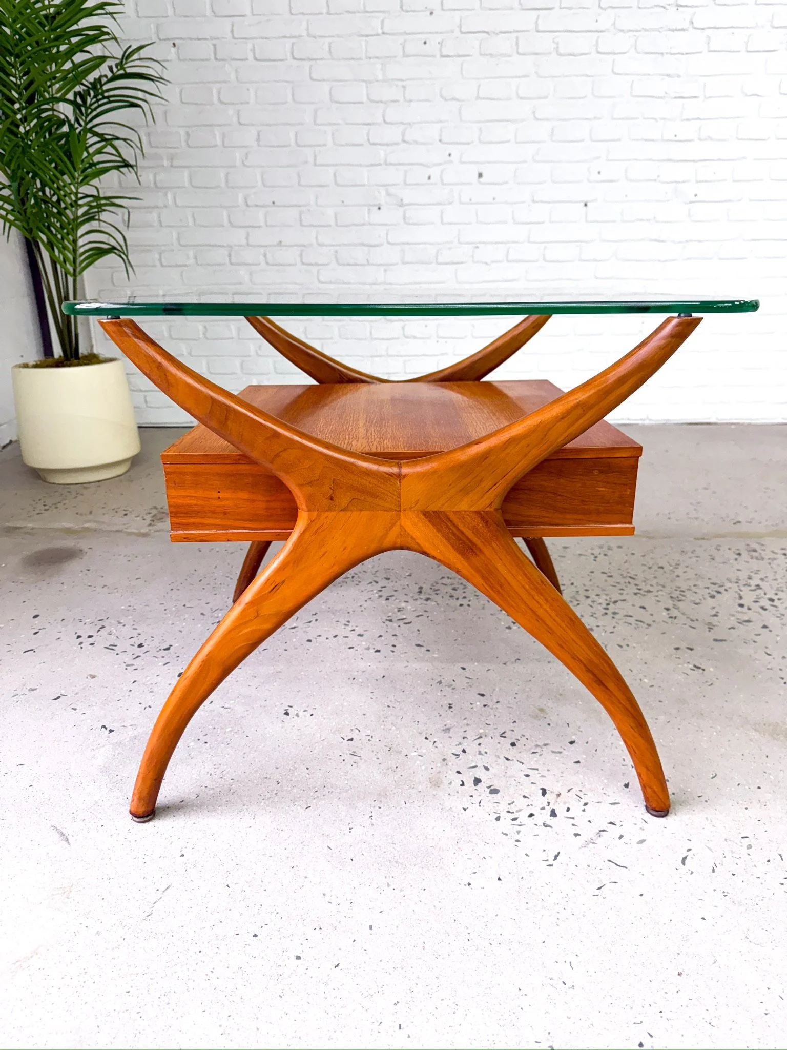 Glass Side Table 112.jpg