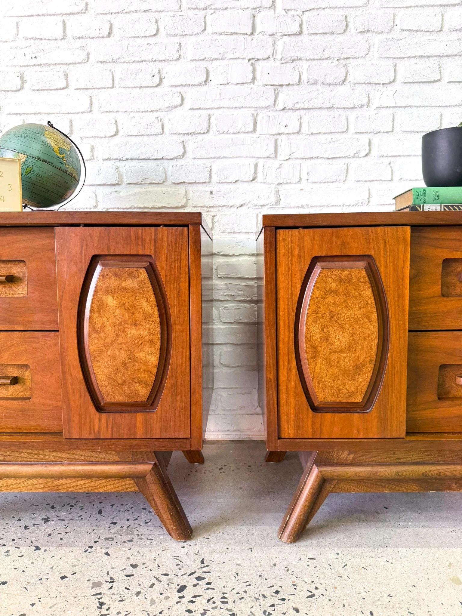 Young MFG Nightstands11.JPG