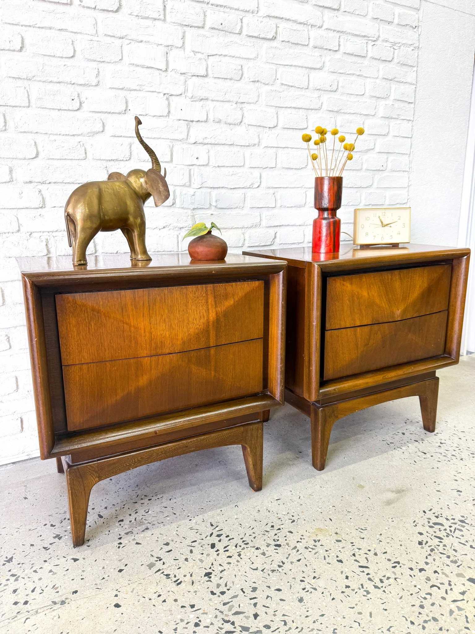 Diamond Front Bedroom Set8.JPG