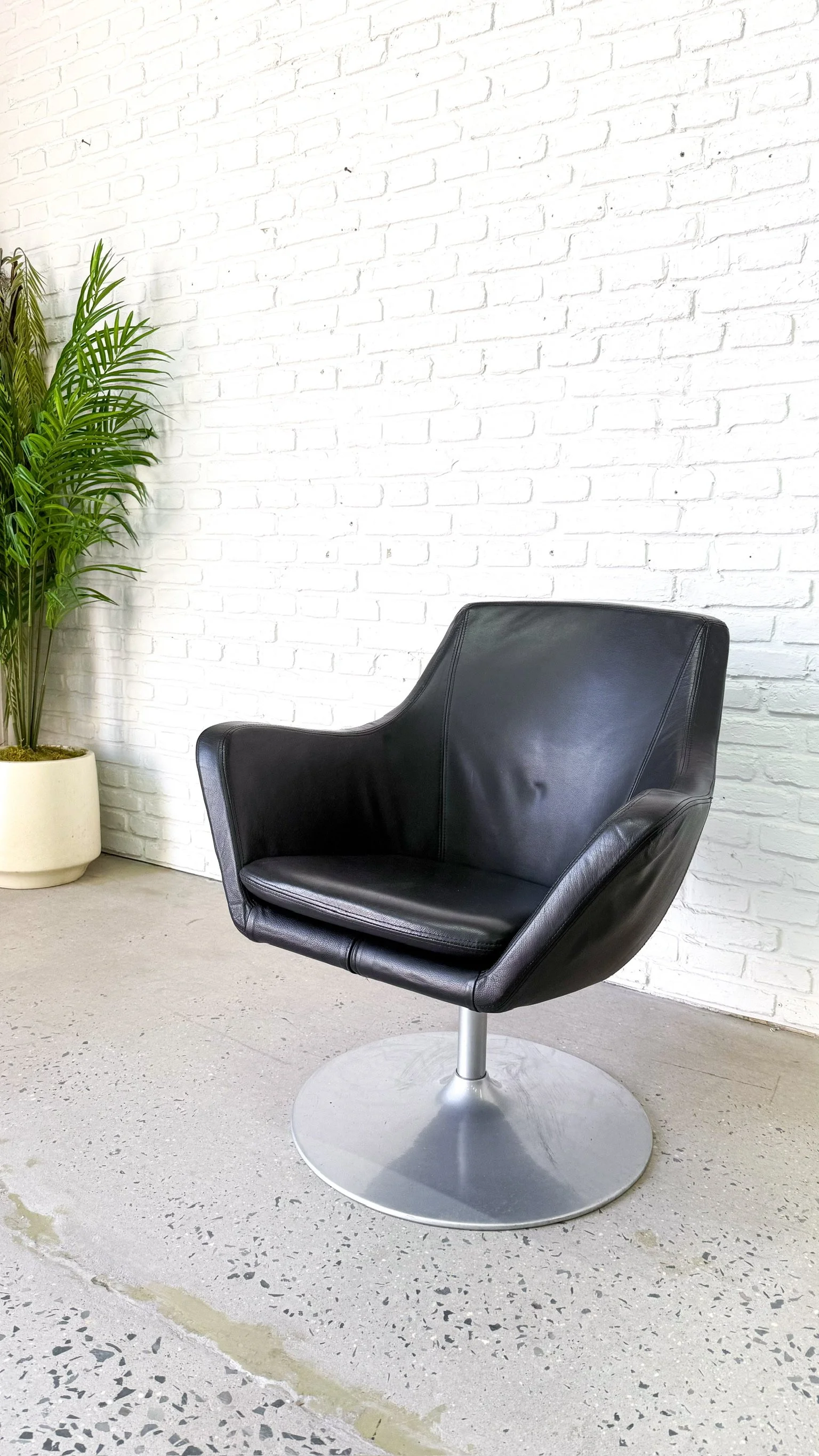 Bolia Leather Lounge Chair3.JPG