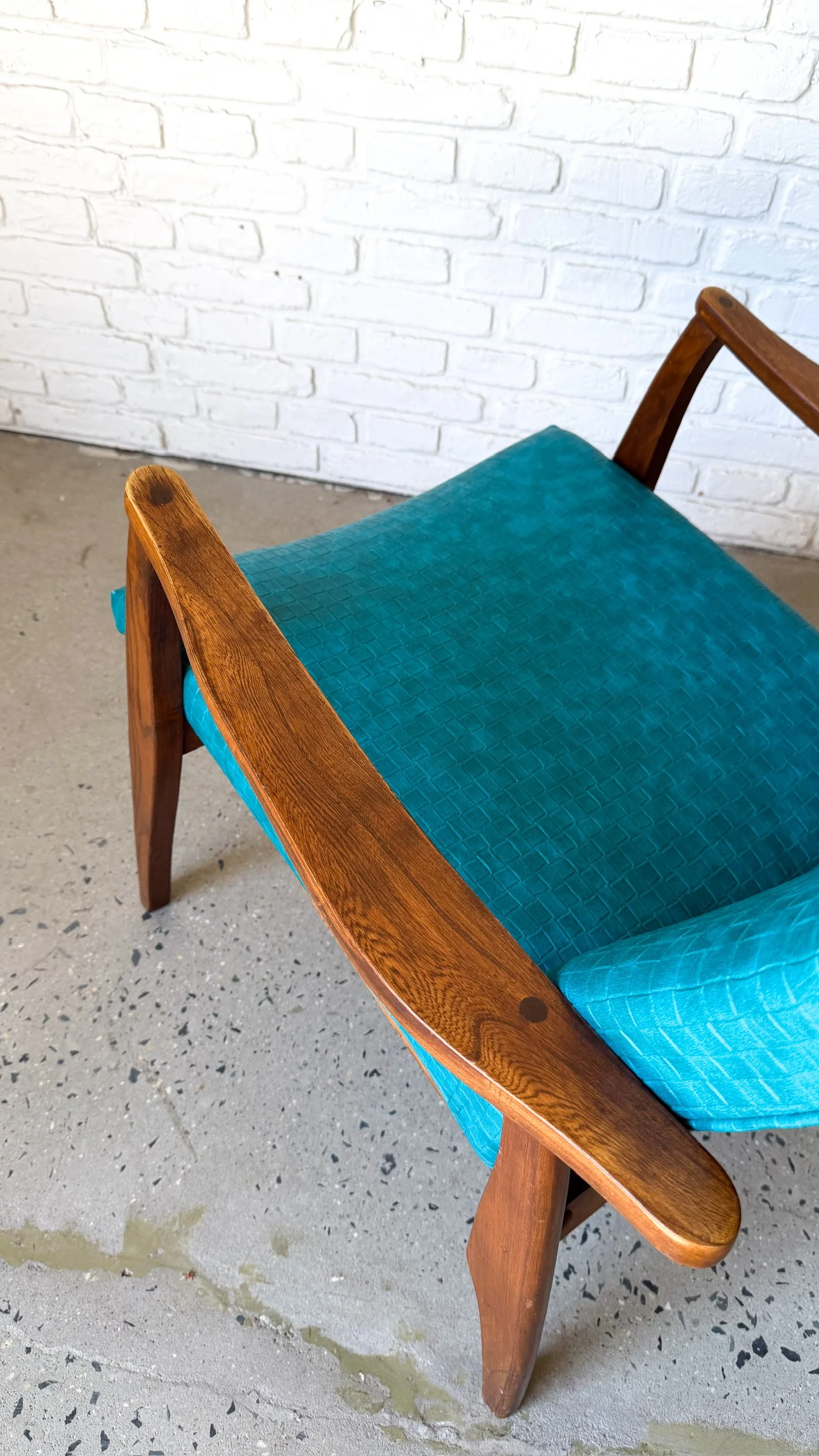 Blue Lounge Chair6.jpg