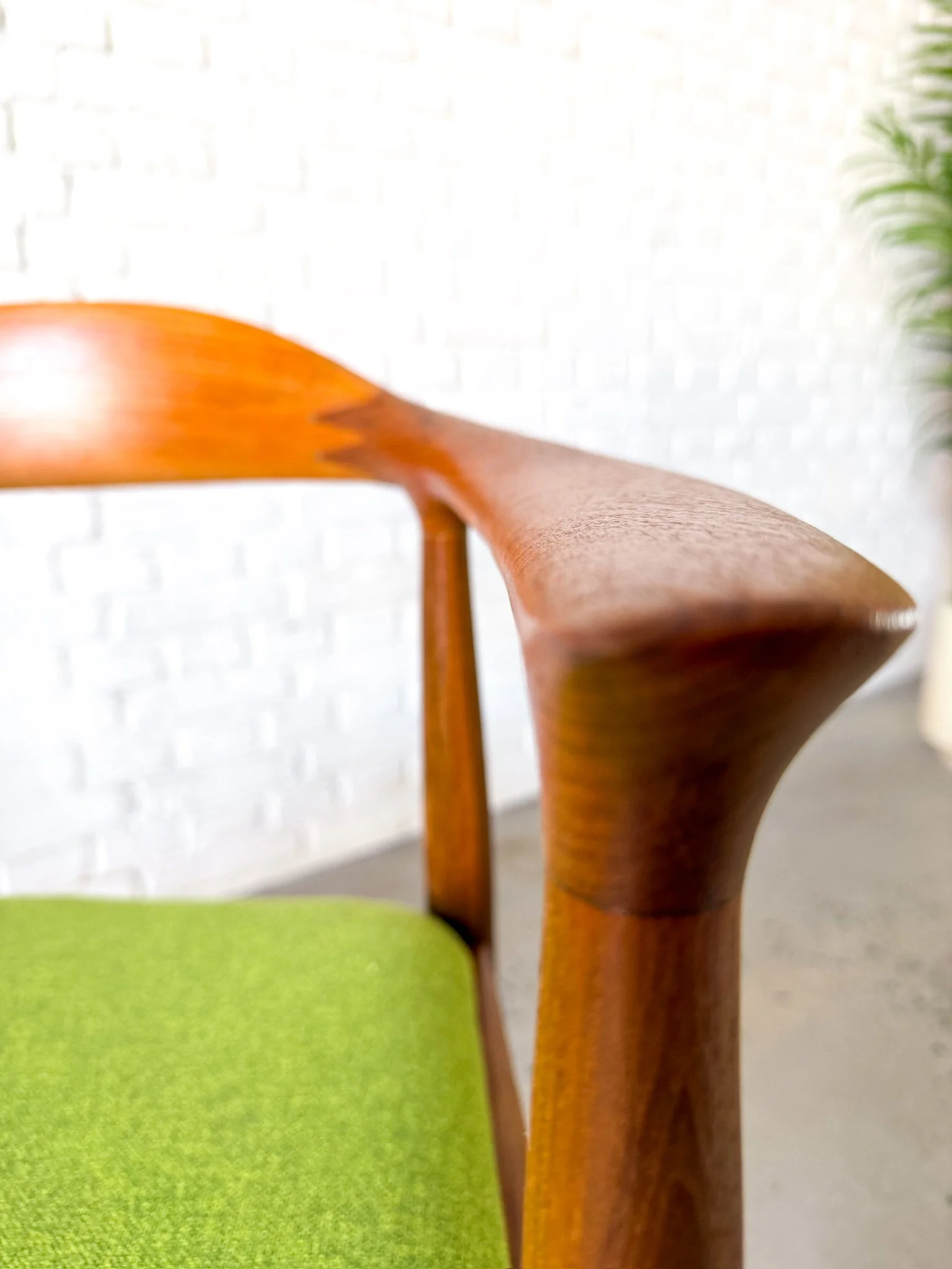 Rare pair of restored hans wagner JH503 chairs10.jpg