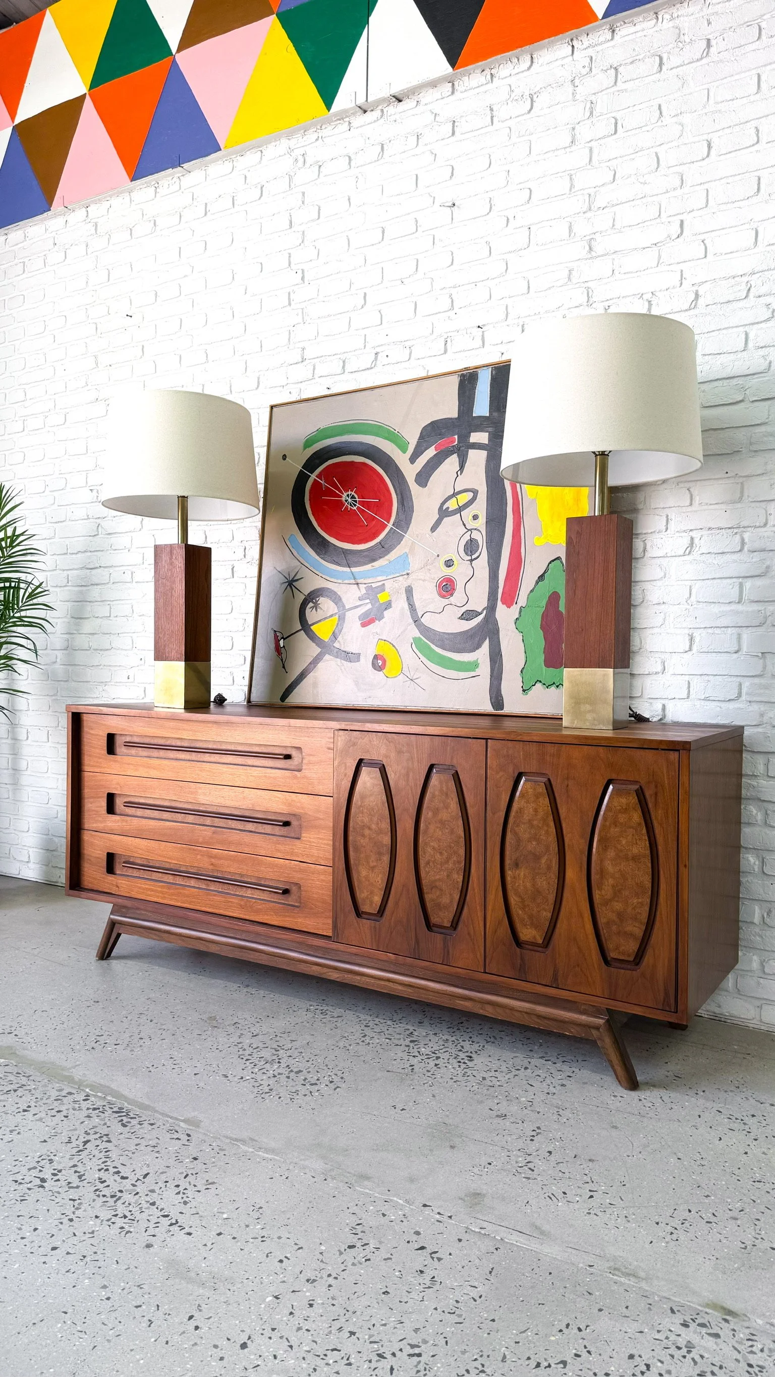 Young MFG Low Dresser3.JPG