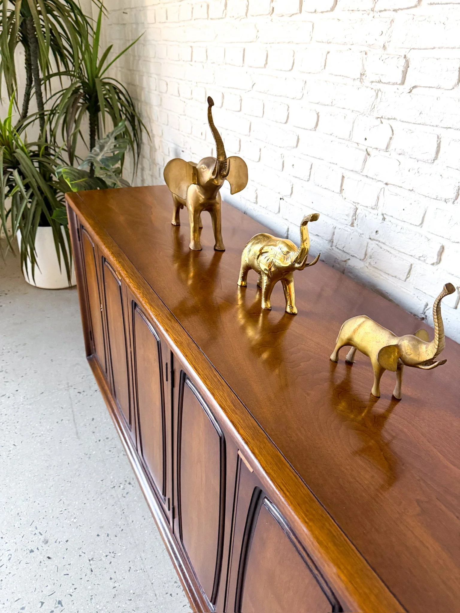 broyhill emphasis walnut credenza7.jpg