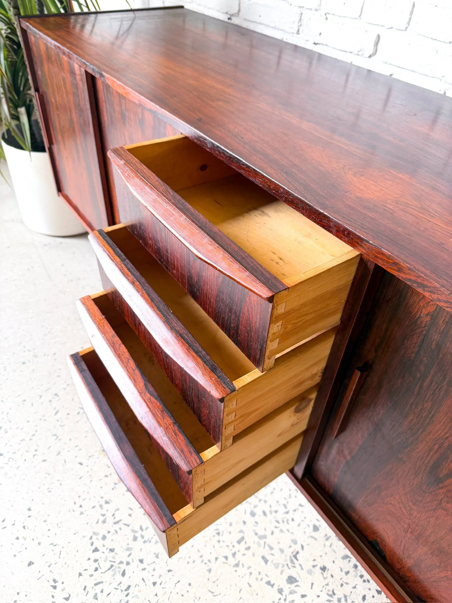 Danish Modern Rosewood Credenza 15.jpg