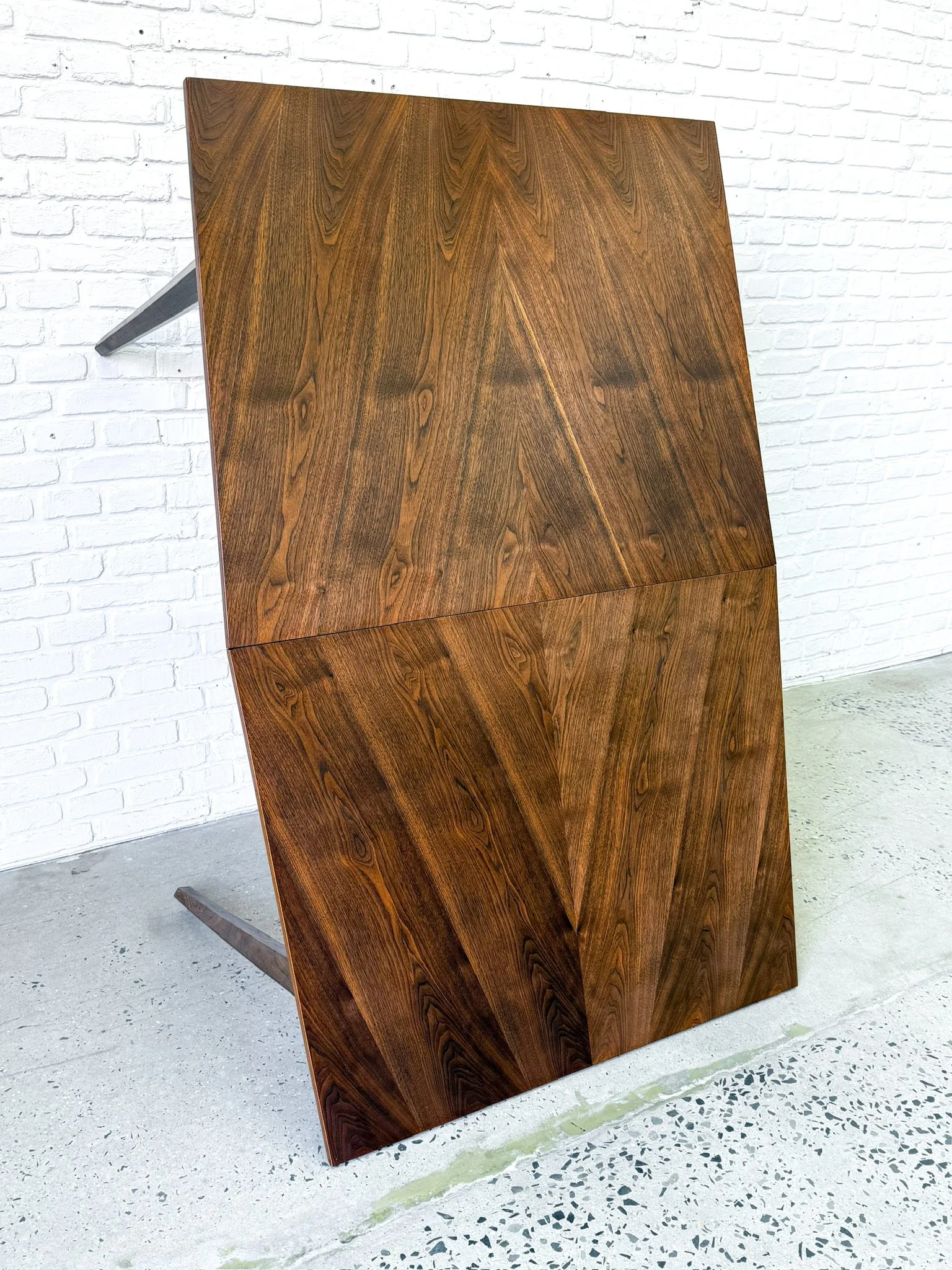 American of Martinsville Dining Table with two leaves15.JPG