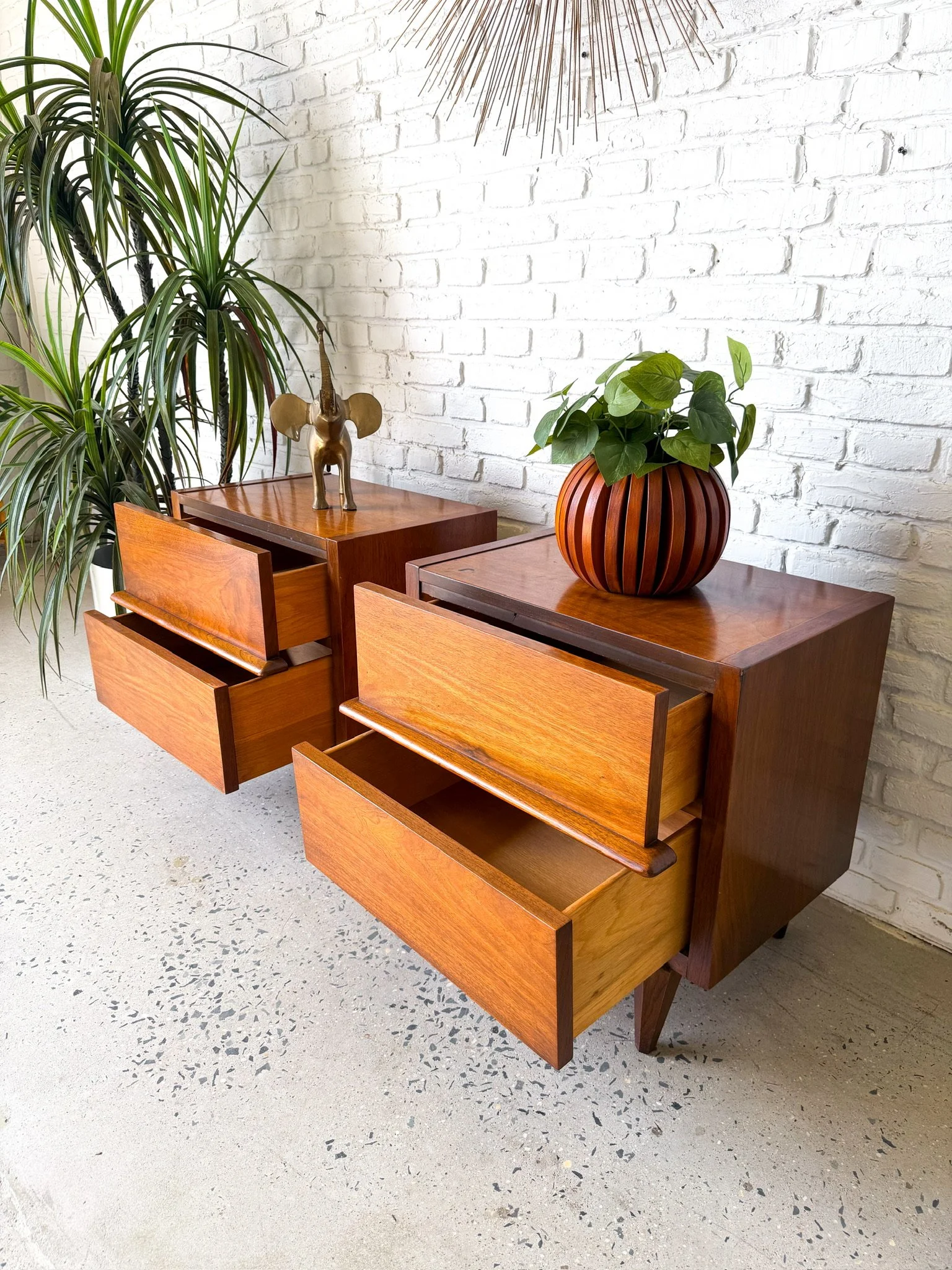 American of Martinsville Walnut Bedroom Set 21.jpg