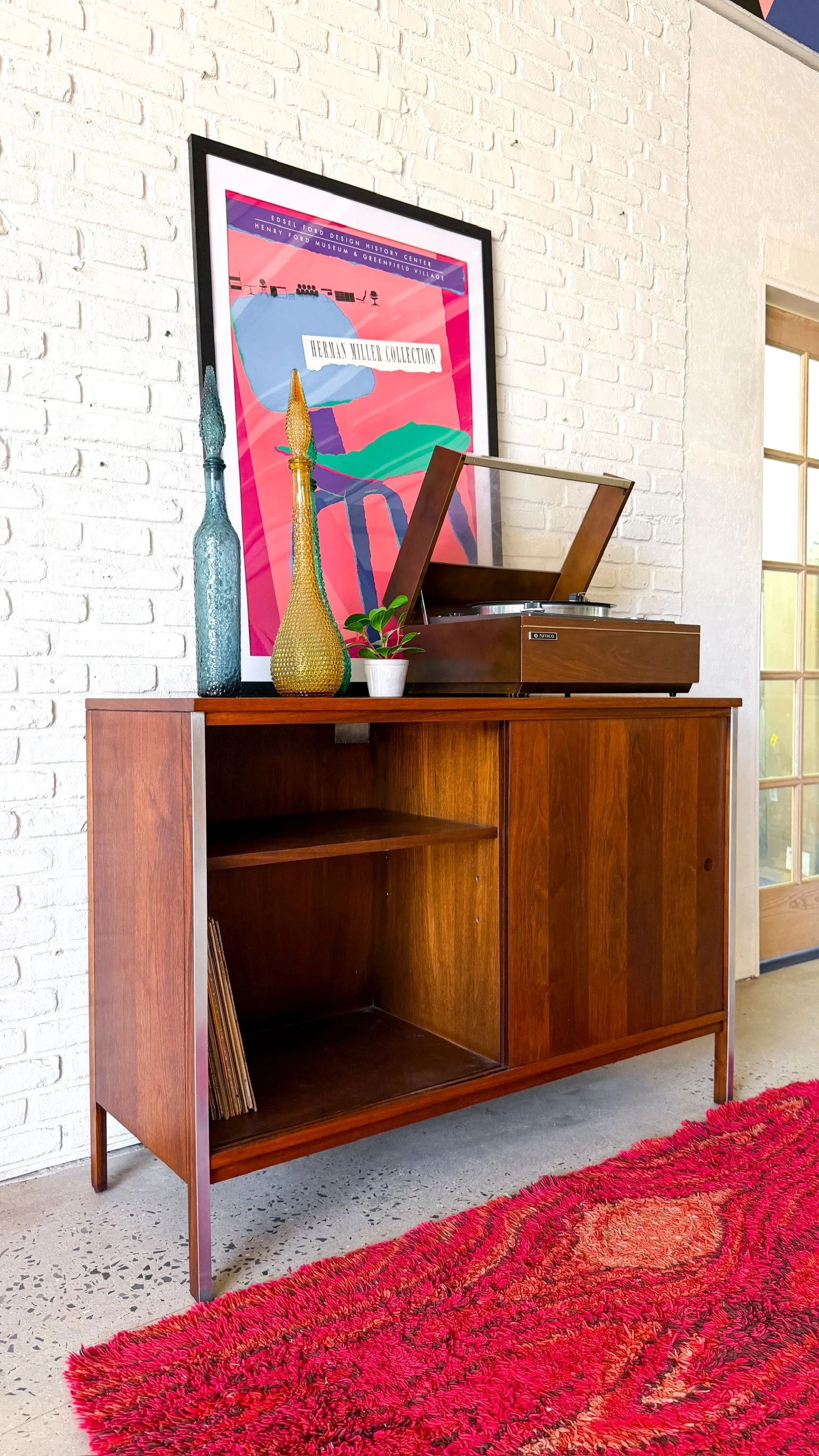 Paul McCobb Linear Group Walnut Credenzas14.jpg