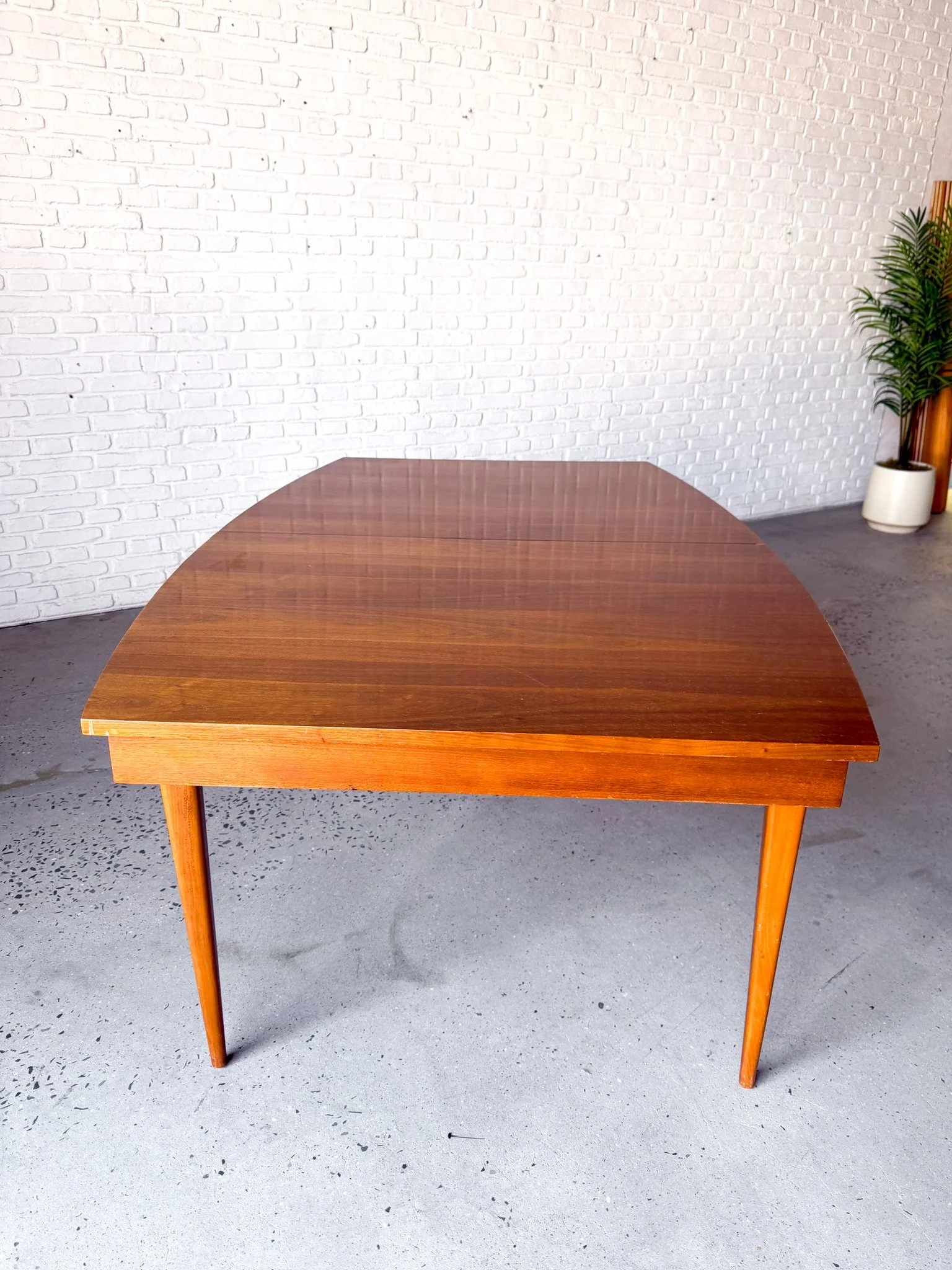 Young MFG Dining Table2.jpg