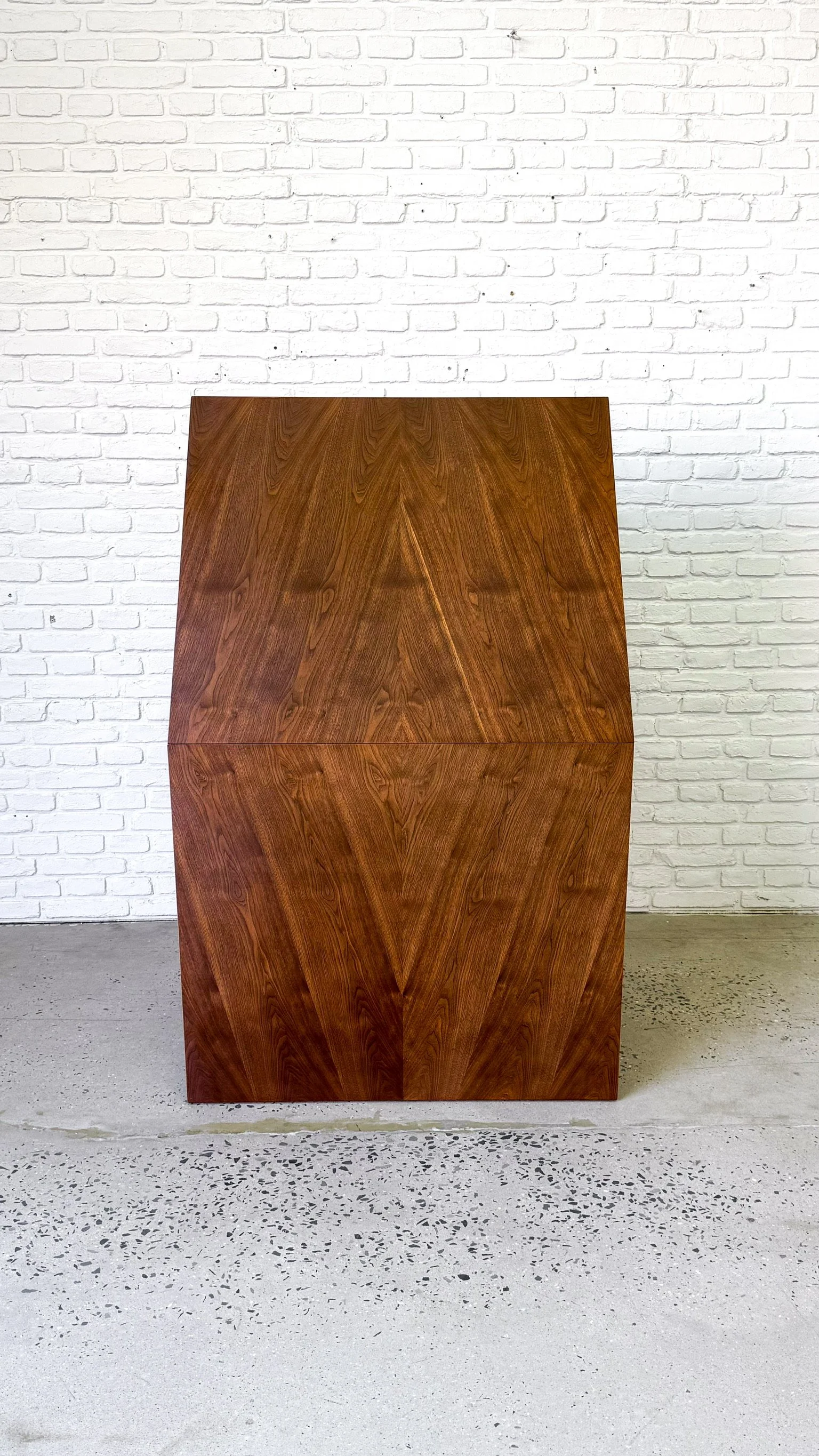 American of Martinsville Dining Table with two leaves3.JPG