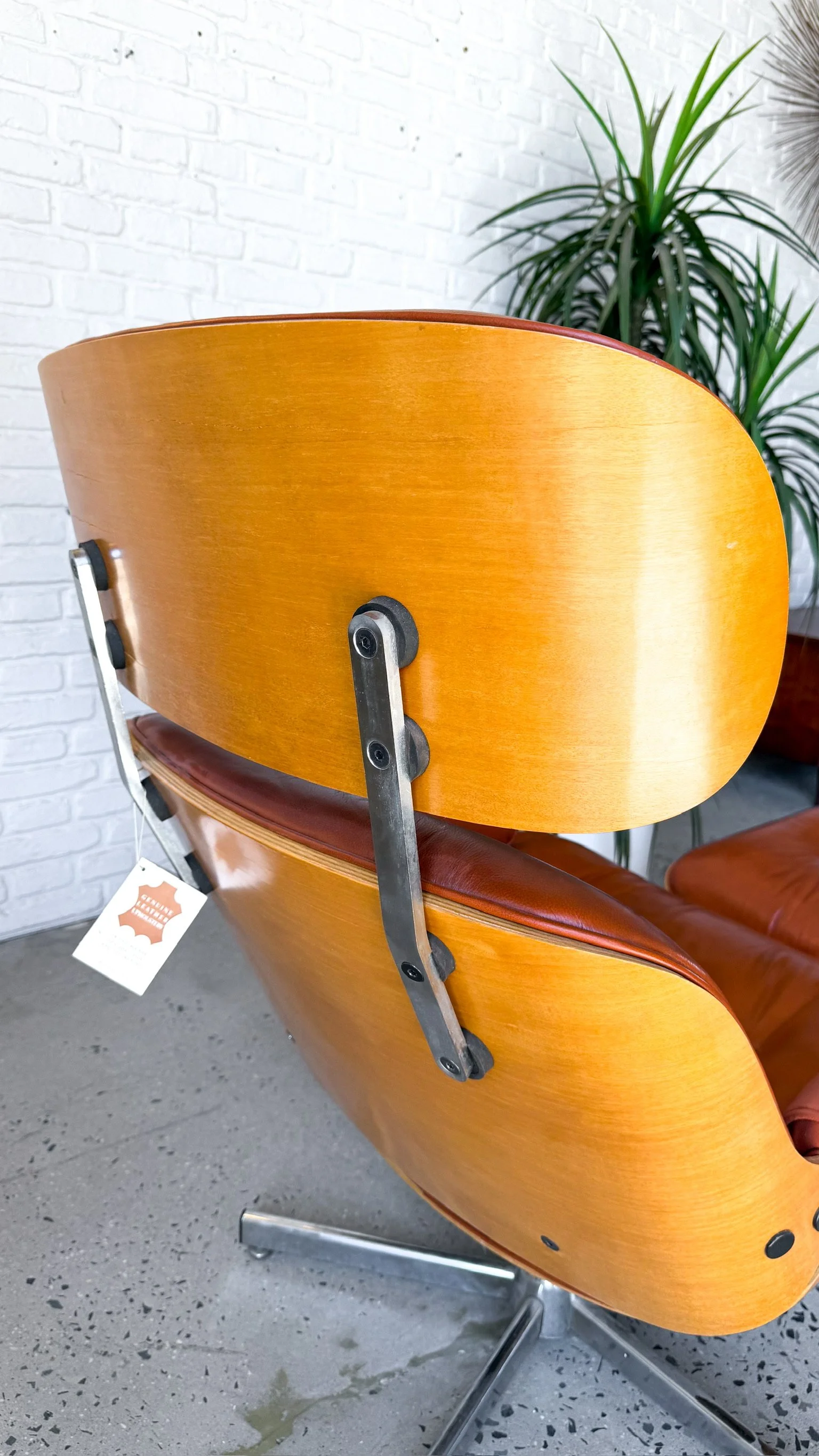 Italian Leather Lounge Chair5.jpg