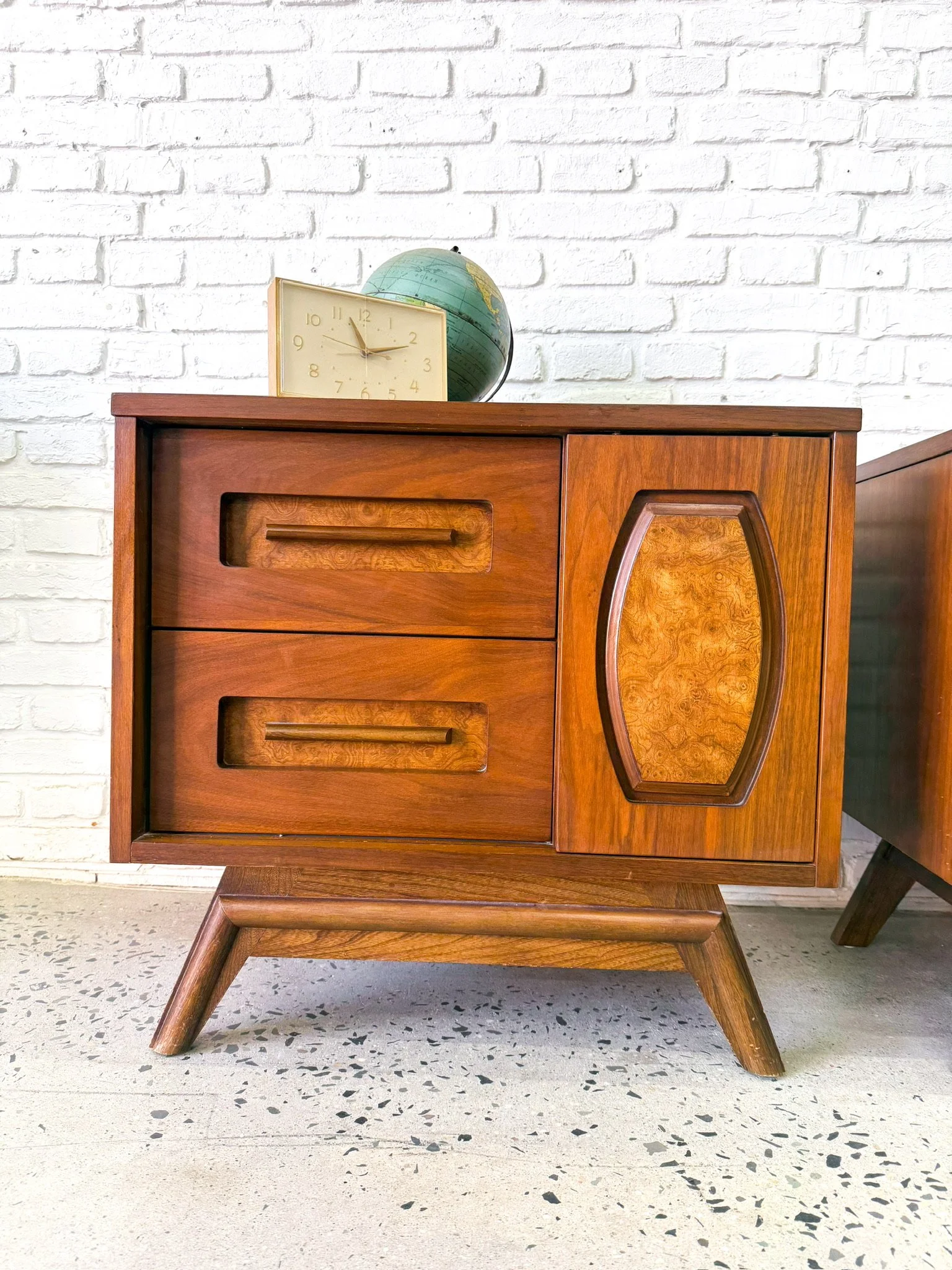 Young MFG Nightstands9.JPG