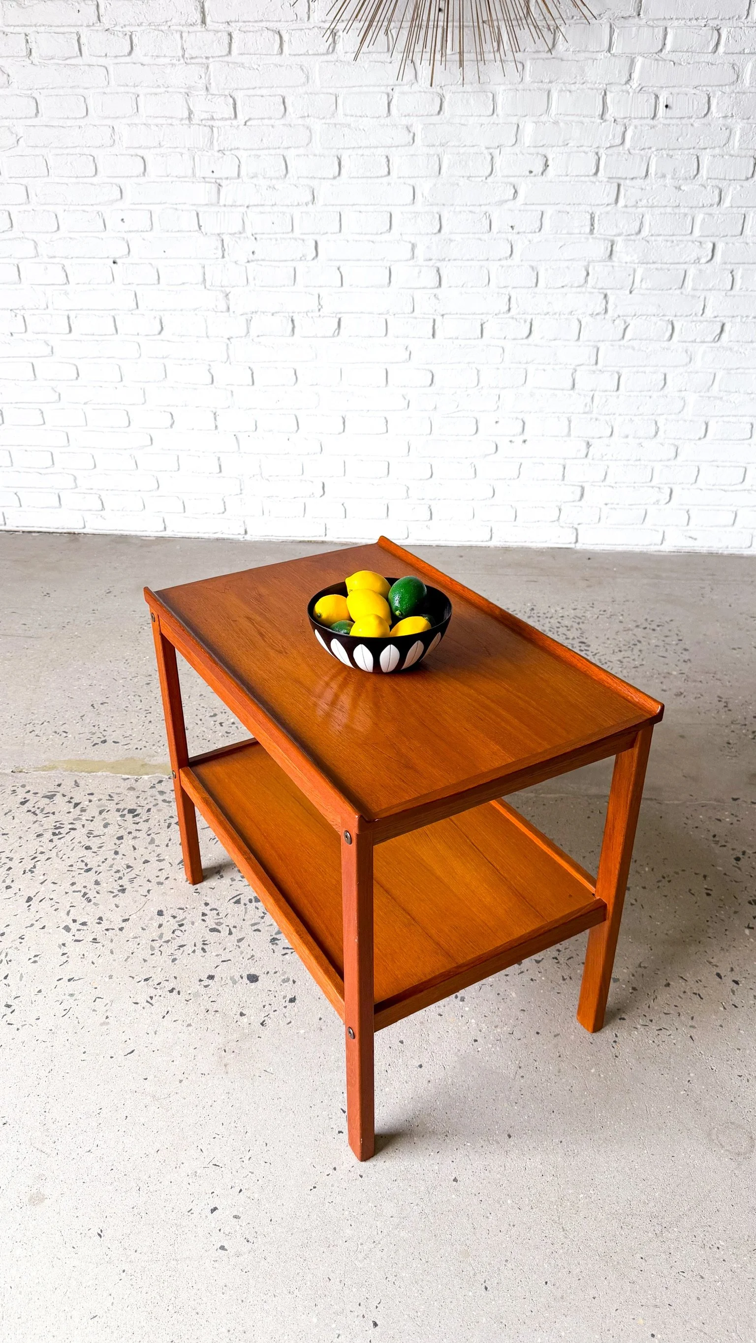 Removable Tray Top Side Table4.jpg