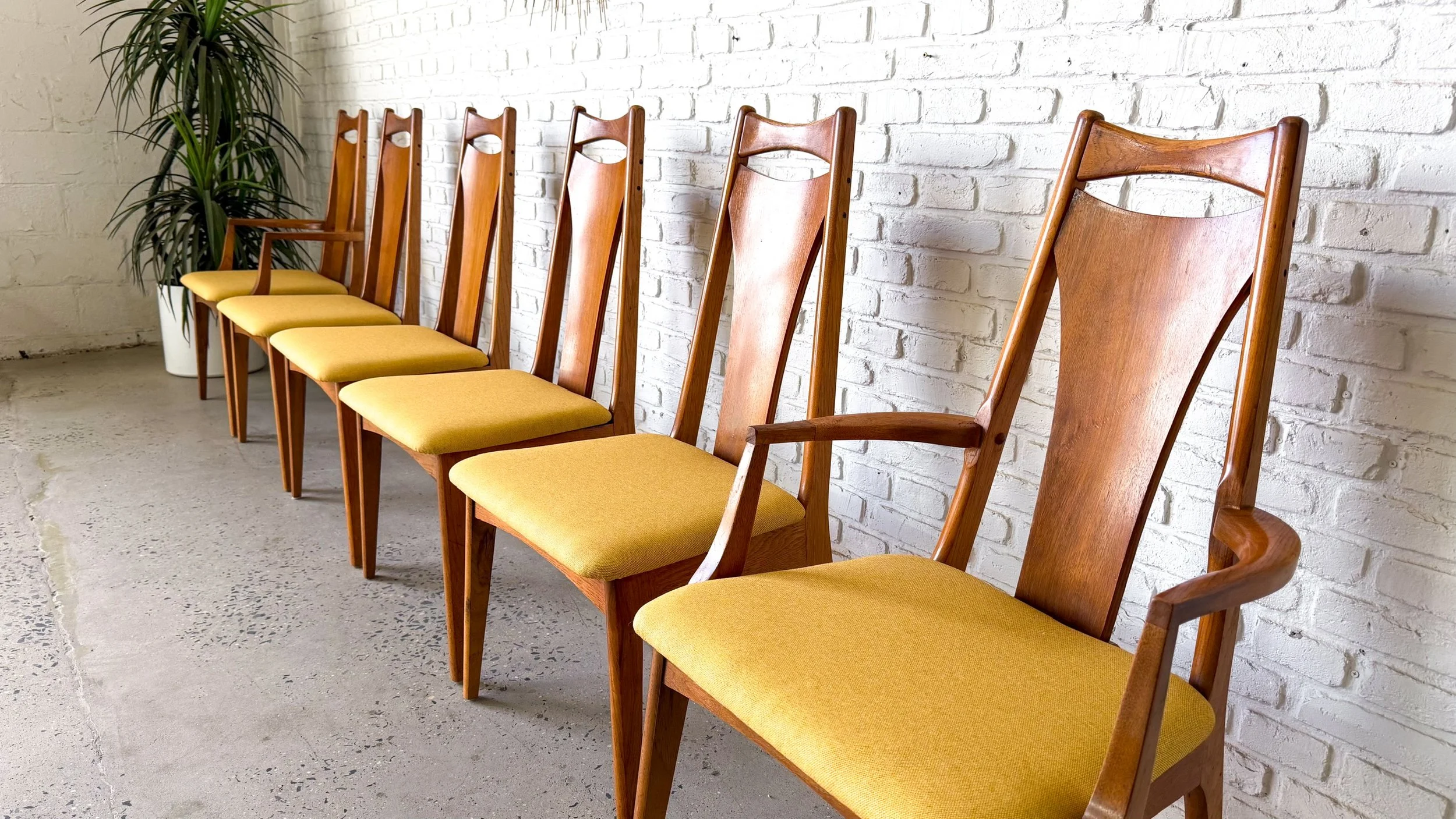 Young Manufacturing Dining Chairs Set of Six with New Upholstery4.jpg