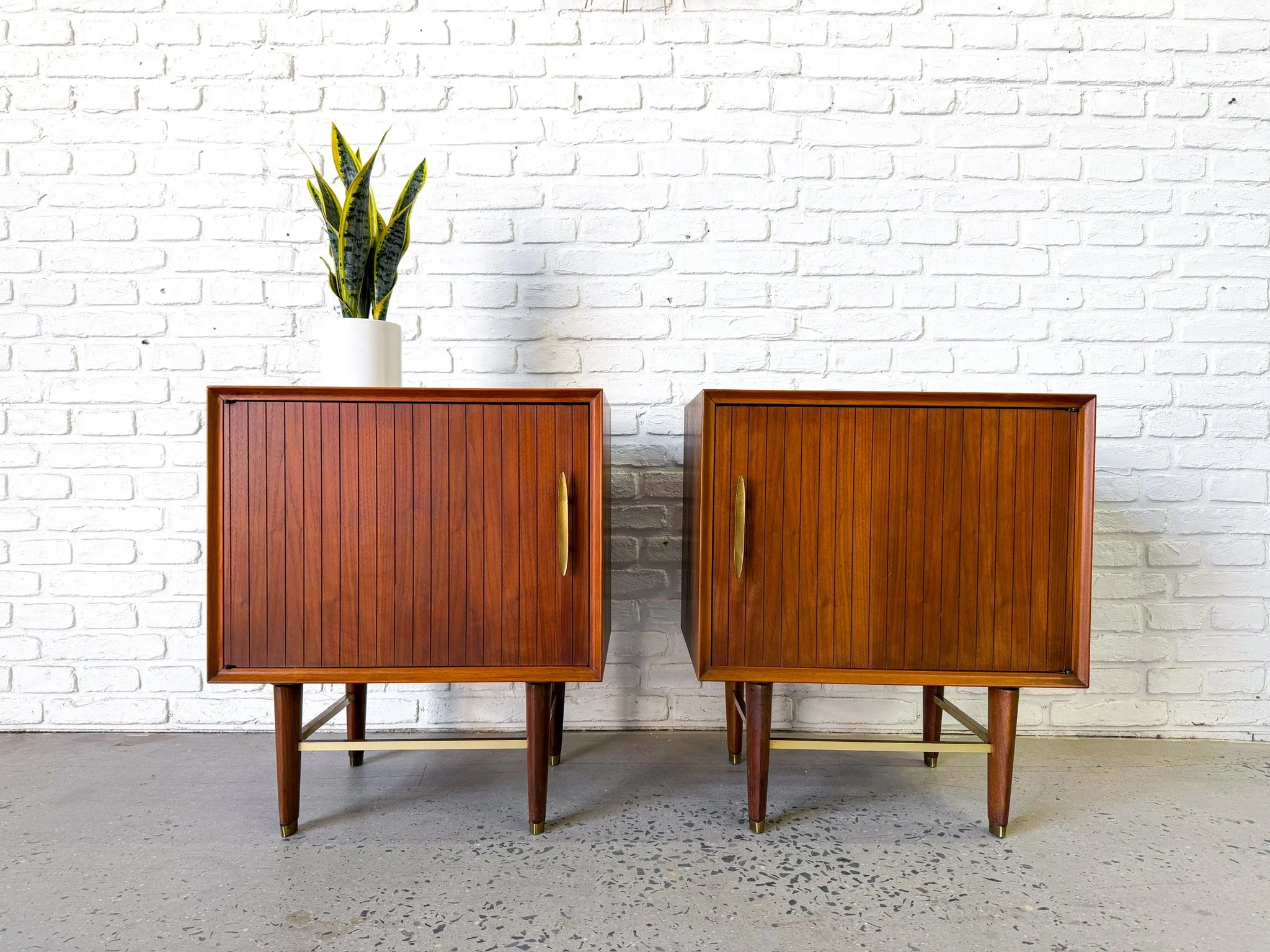 Pair of 1960s Walnut Nightstands3.jpg
