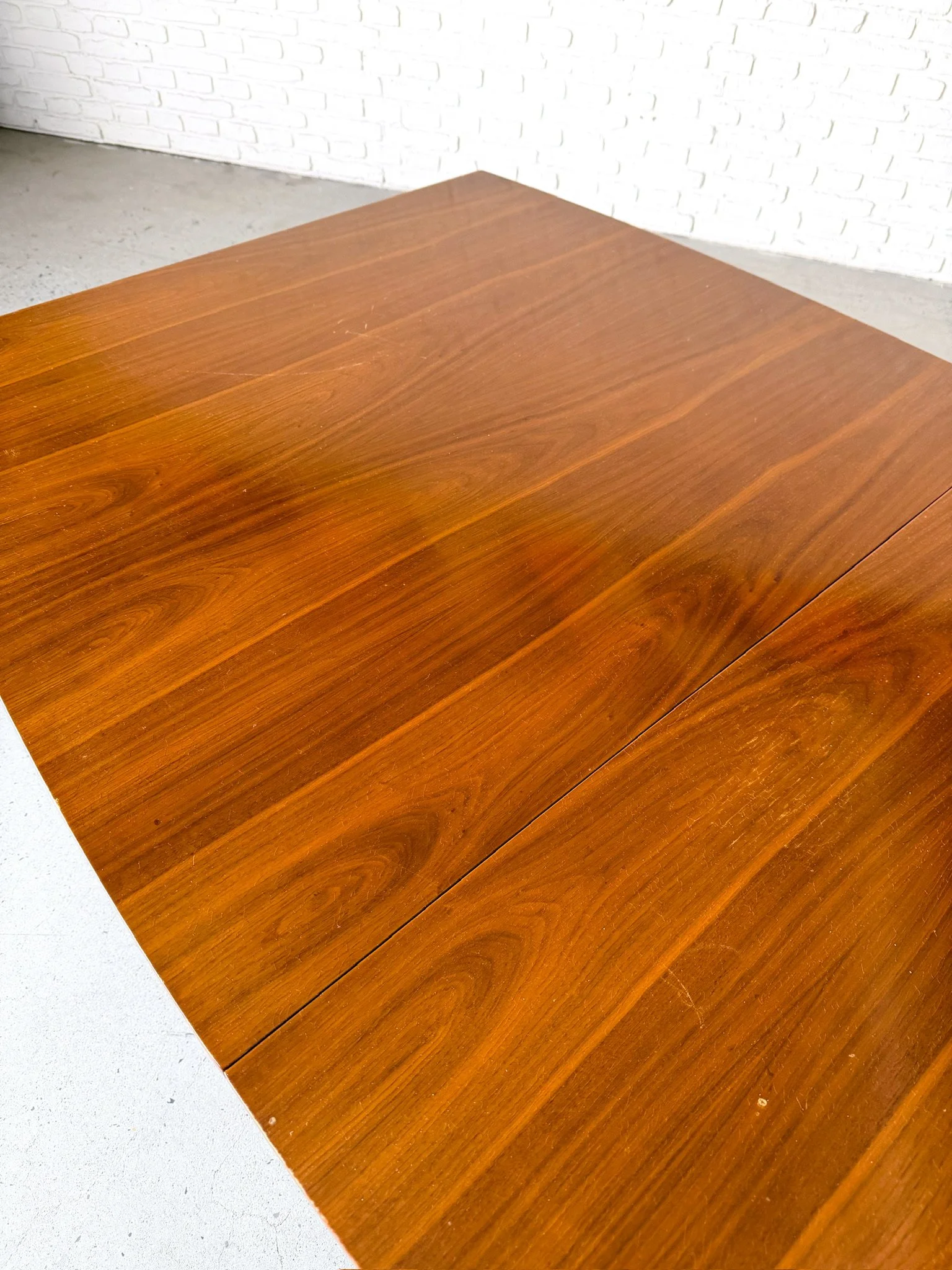 Young MFG Dining Table6.jpg