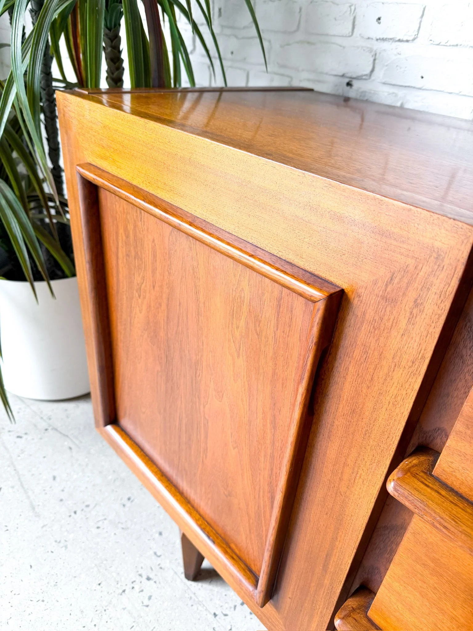 American of Martinsville Walnut Bedroom Set 30.jpg