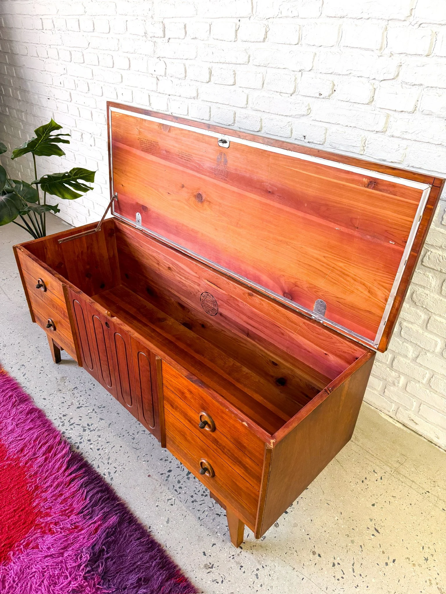 Lane Cedar Hope Chest7.jpg