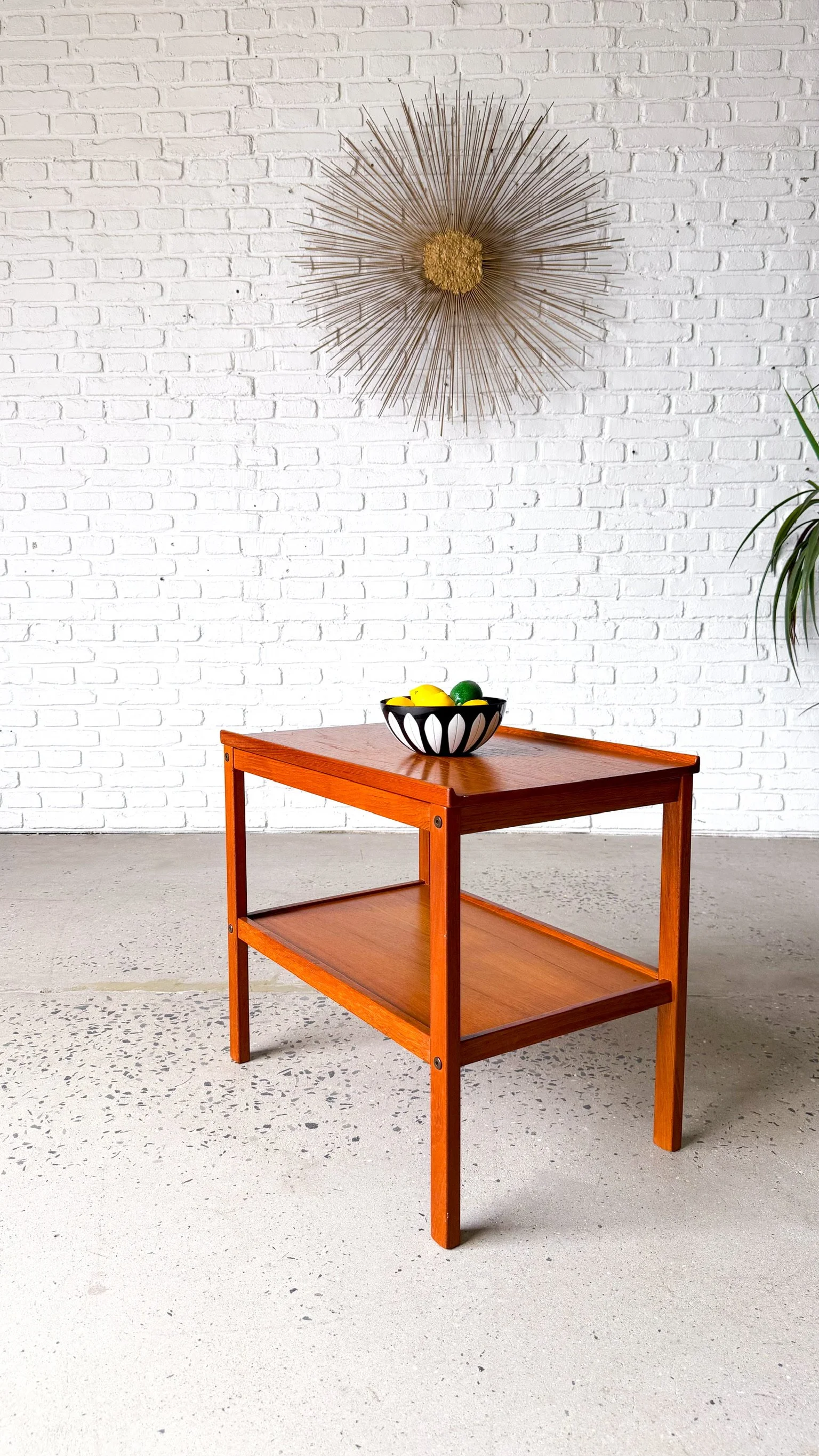 Removable Tray Top Side Table3.jpg